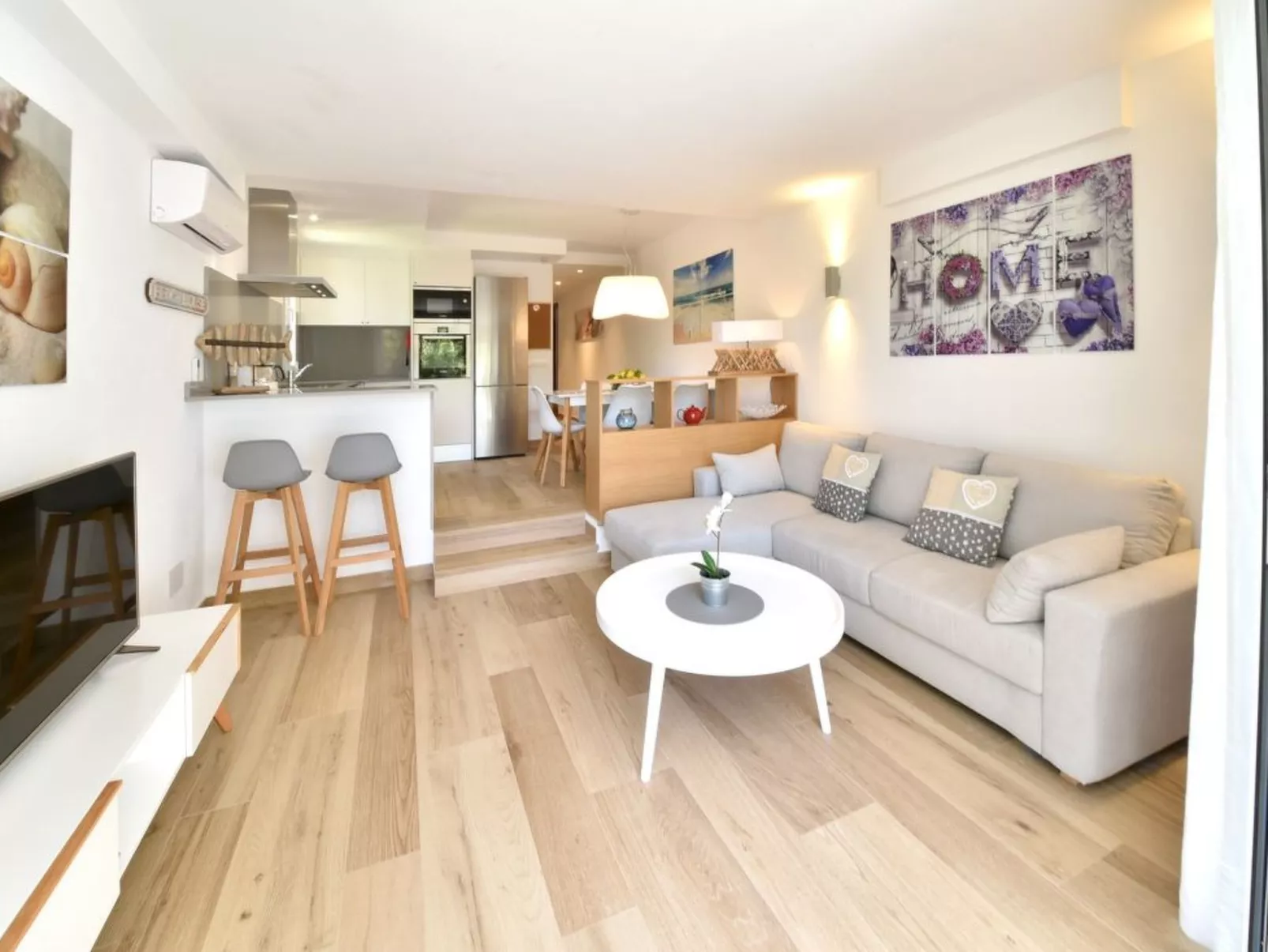 Neu renoviertes, modernes Apartment für 4 Personen, direkt an der Cala Ferrera - Drinnen