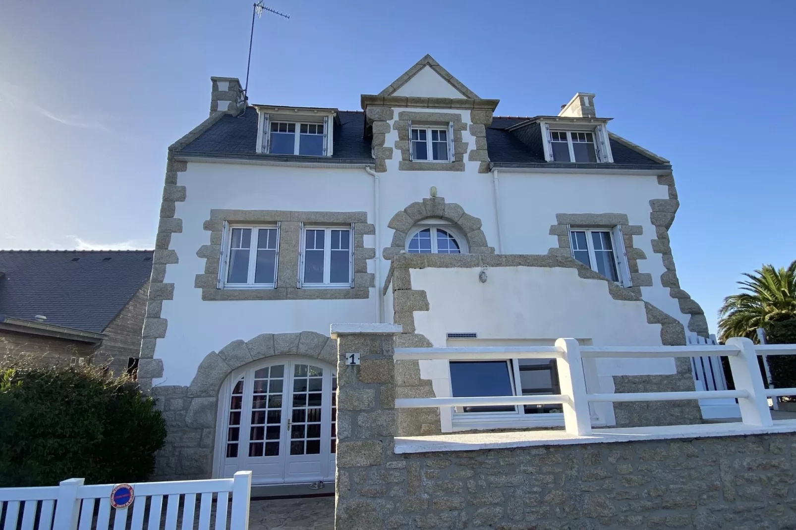Charmant appartement face mer à Lodonnec Loctudy-Exterior summer