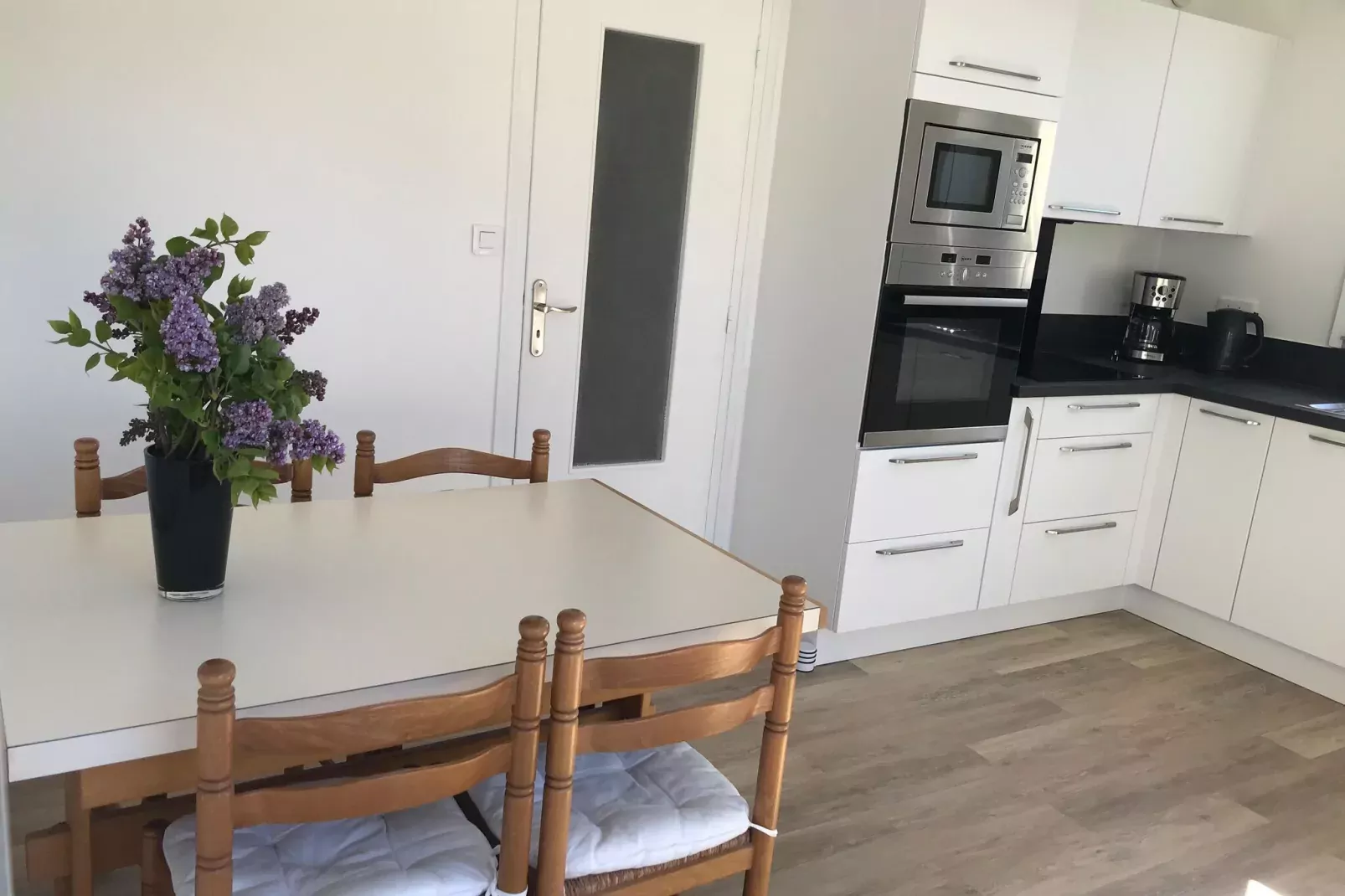 Comfortable flat in top location near the beach Audierne-Kitchen