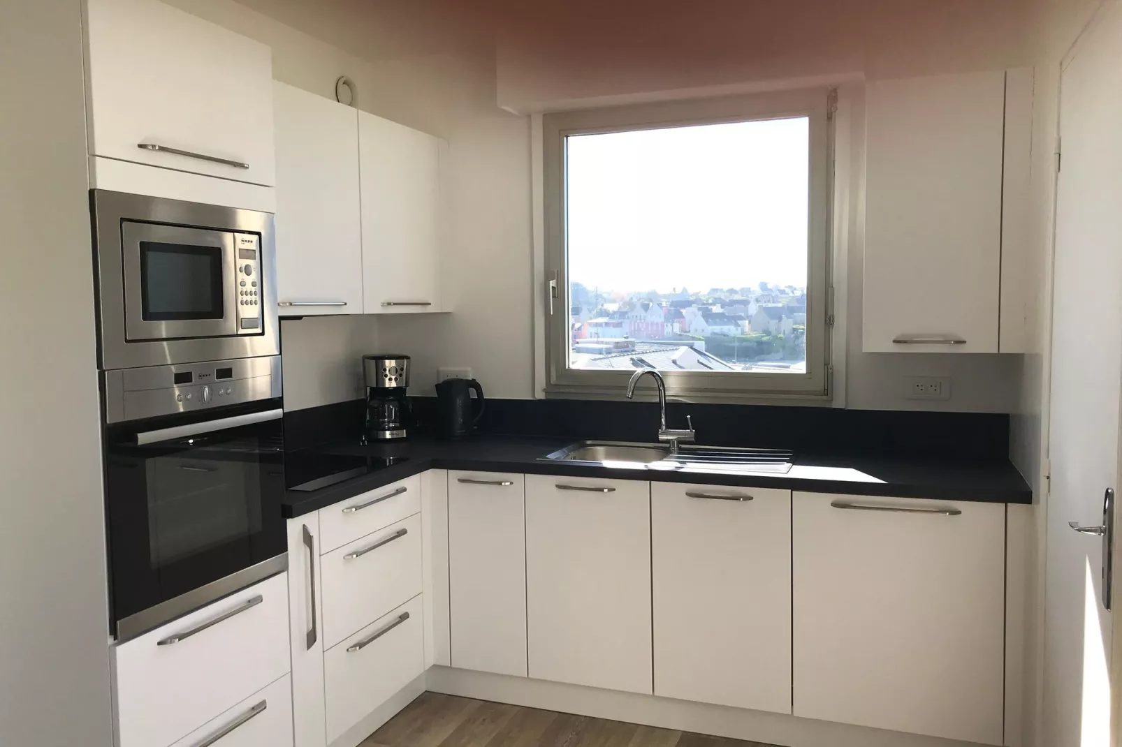 Comfortable flat in top location near the beach Audierne-Kitchen