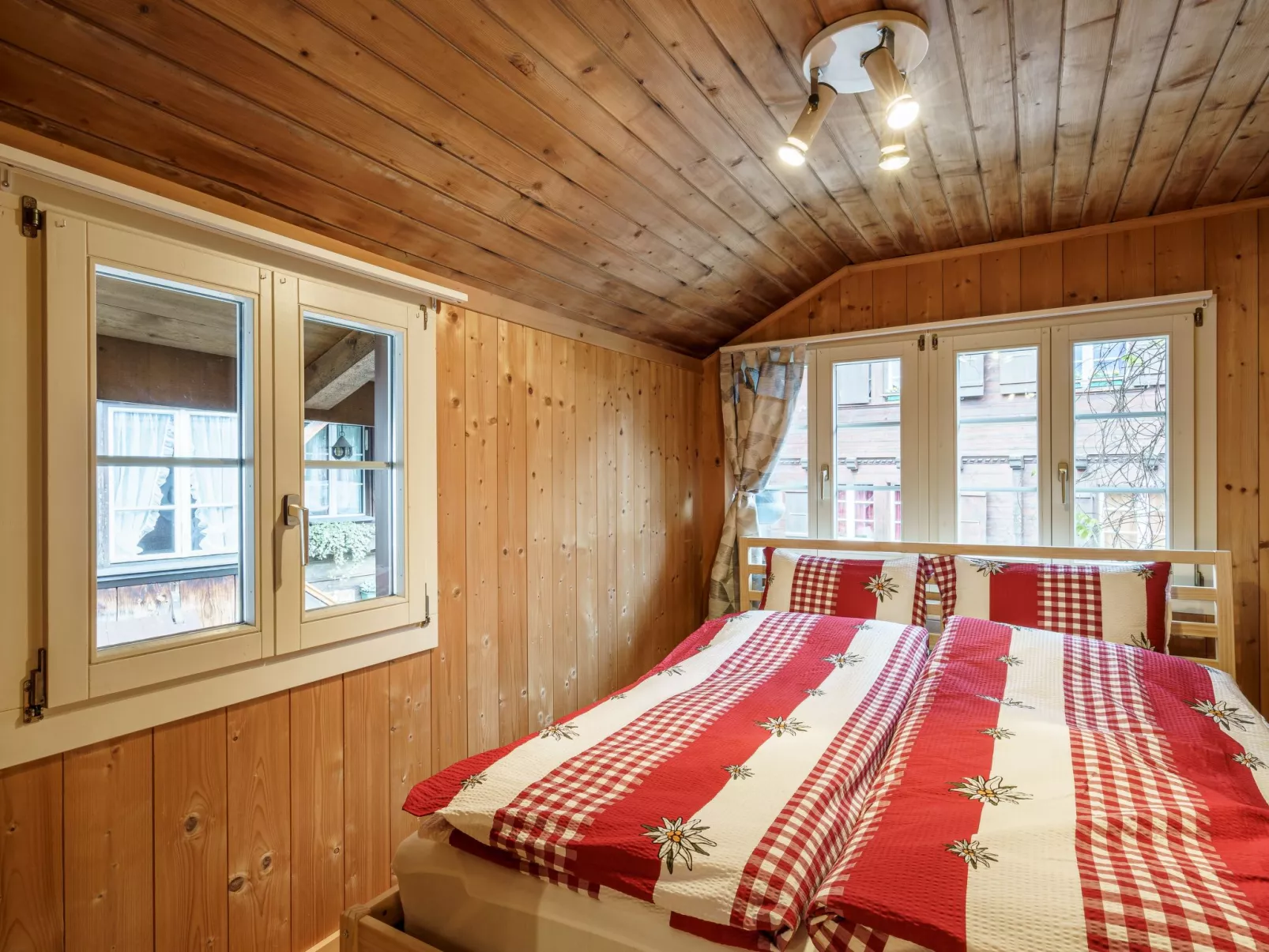 StayBrienz Apartment - Image-tags.info