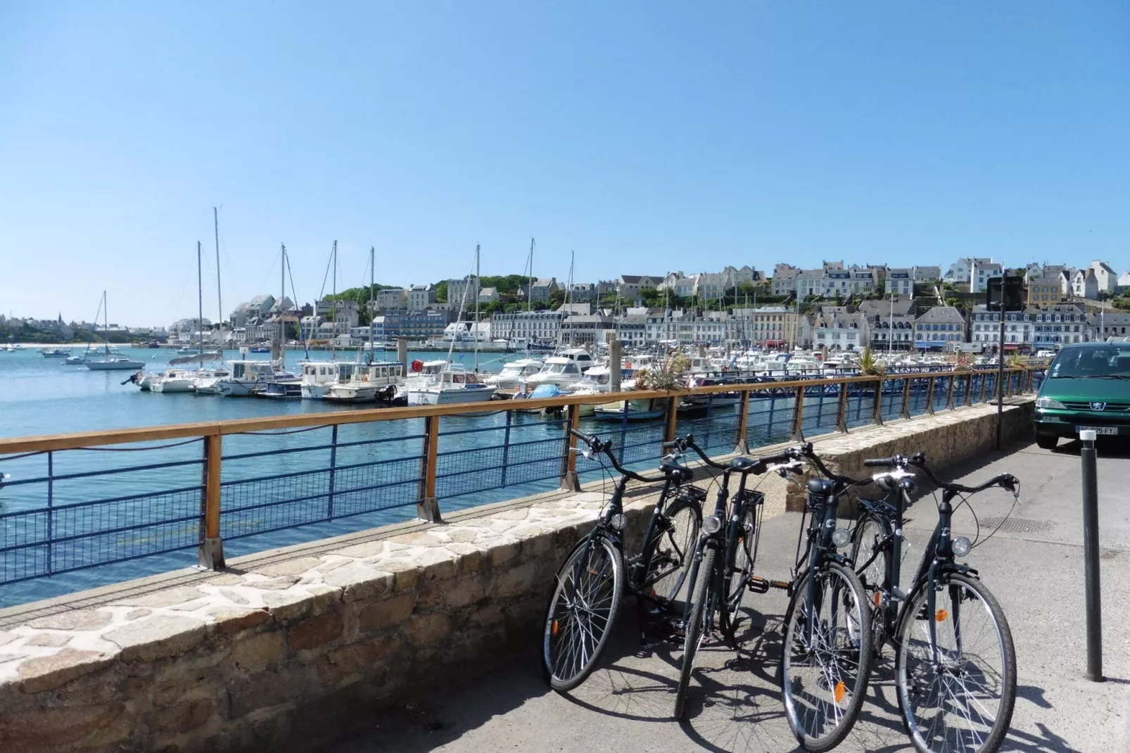 Comfortable flat in top location near the beach Audierne-Areas summer 1km