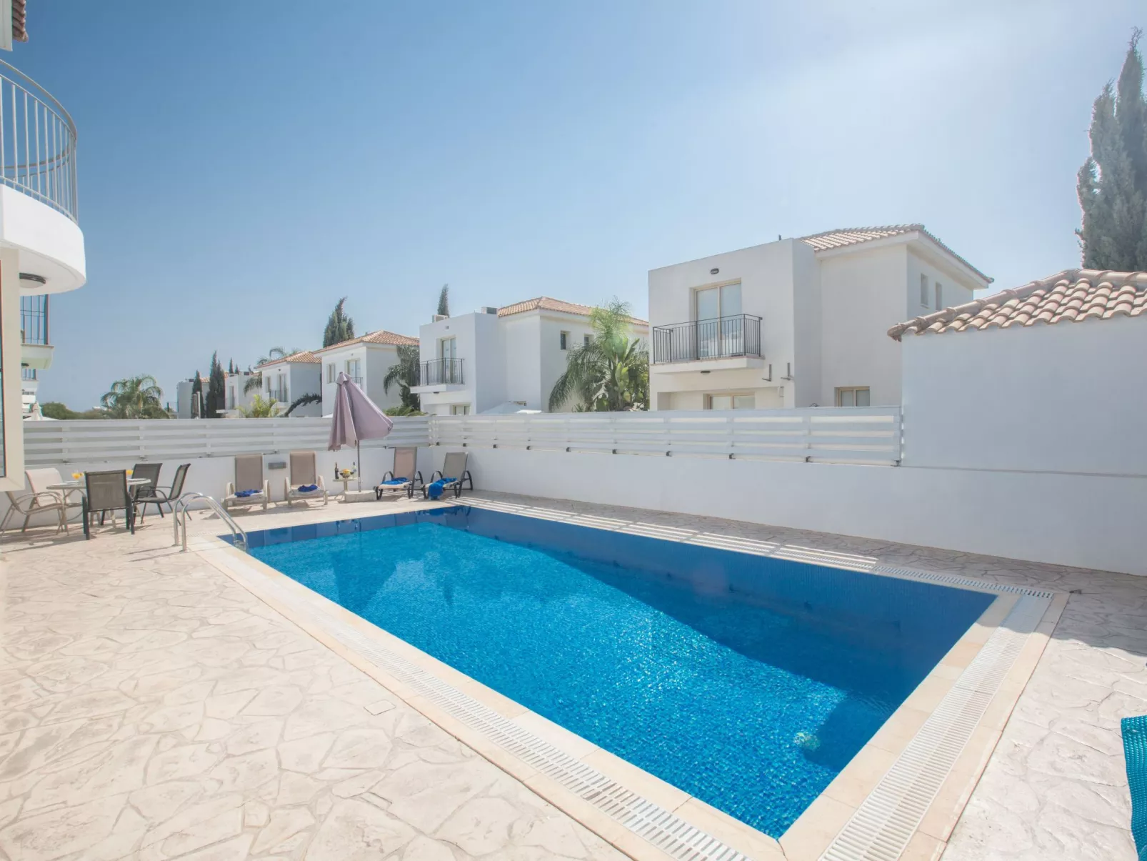 Ferienvilla PV17 mit Sonnenterrasse und Pool - Image-tags.info