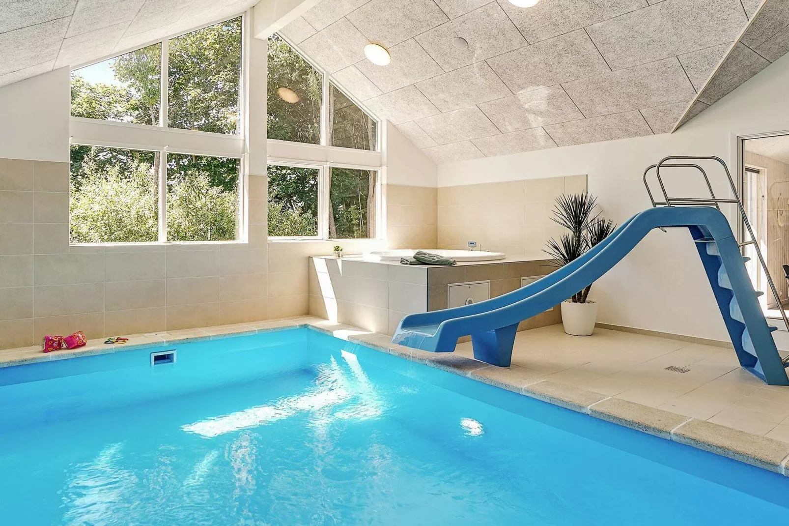 TYP 265-Pool