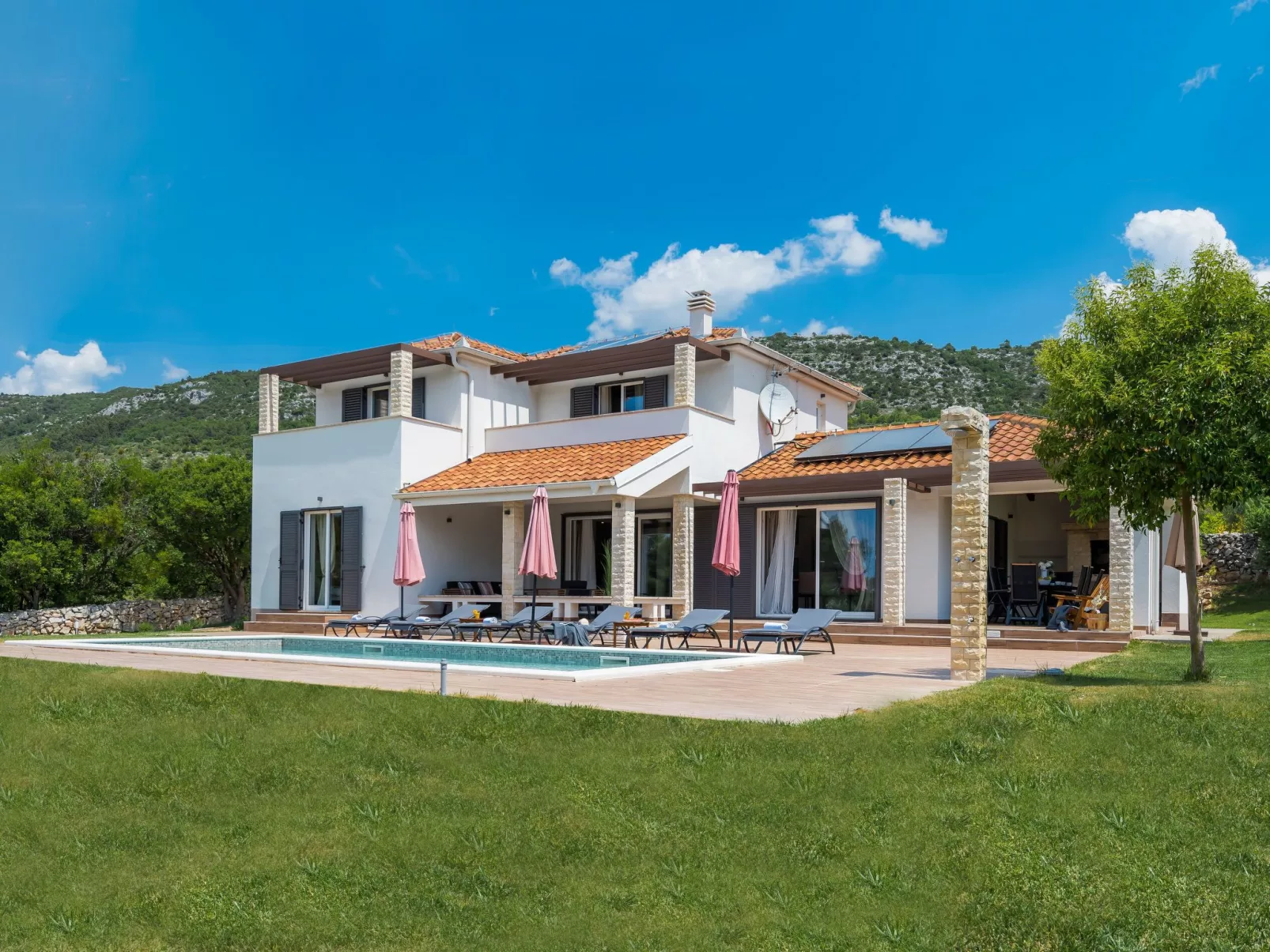 Villa Sunrise - Outside