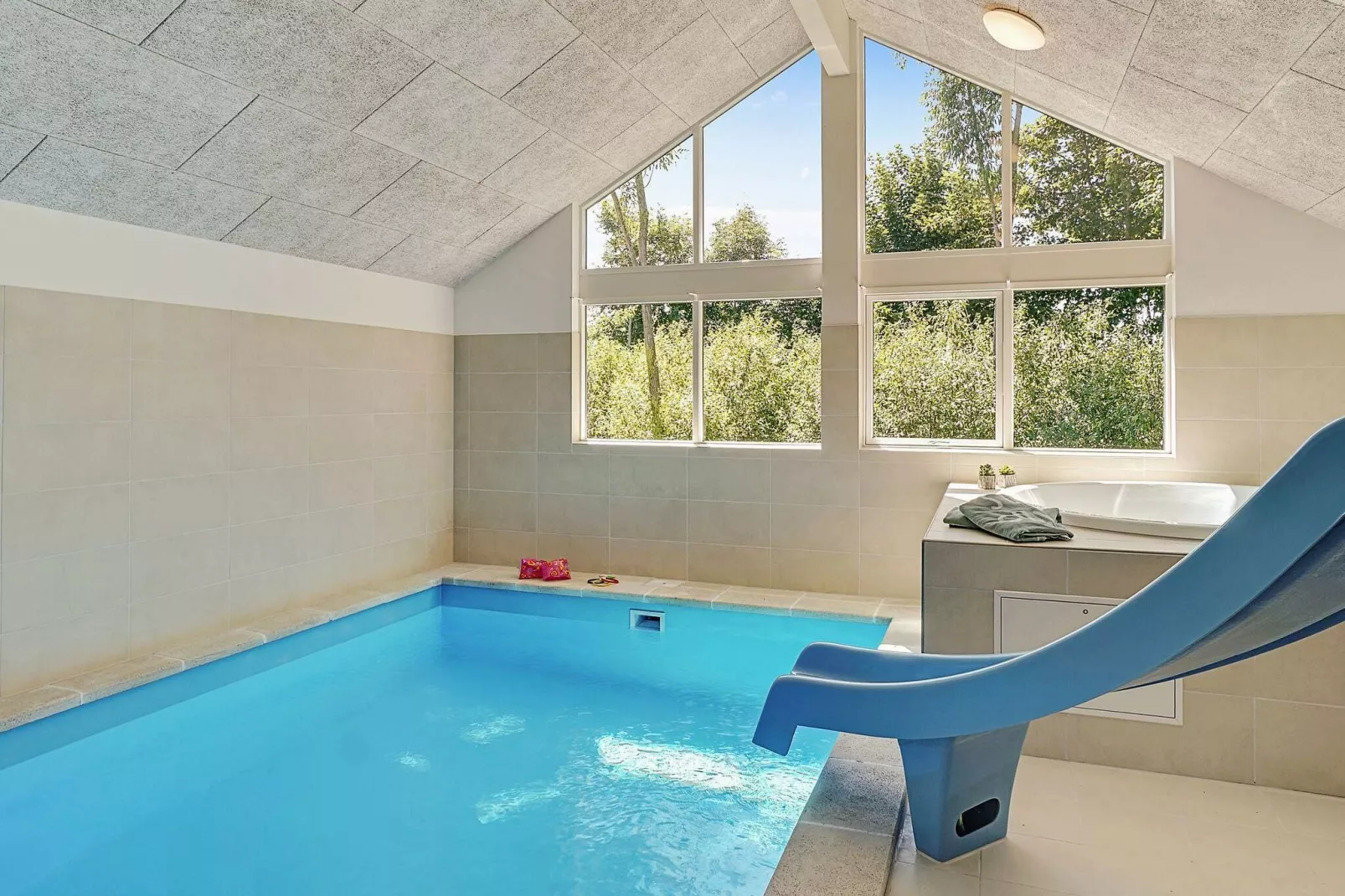 TYP 265-Pool