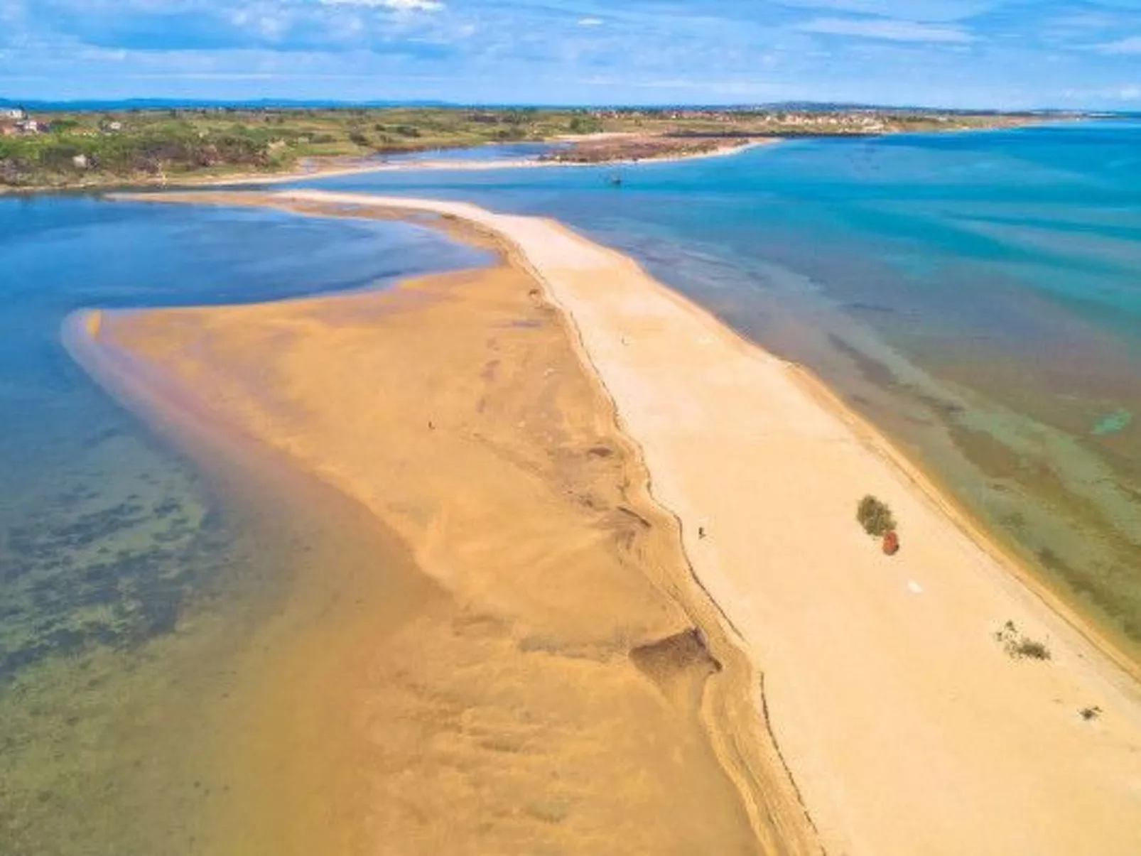 Strandhaus mit Pool in Meeresnähe - Image-tags.info