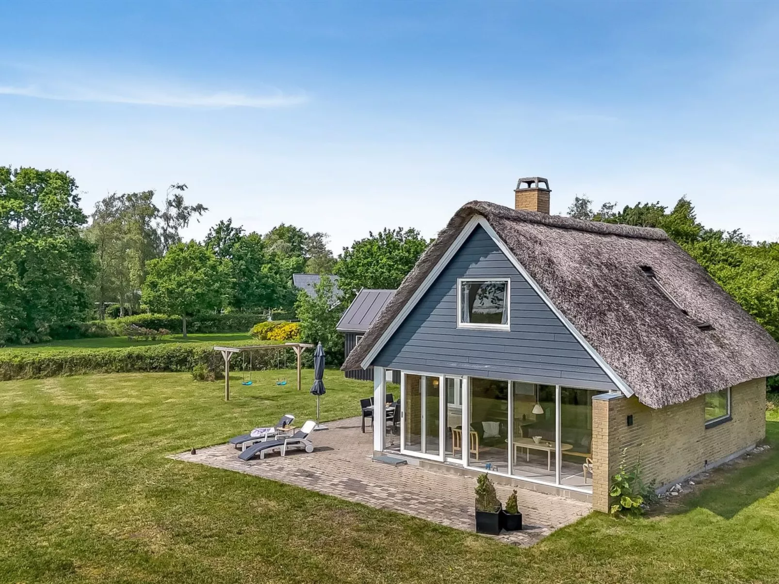 "Ellanora" - 50m from the sea - Draußen