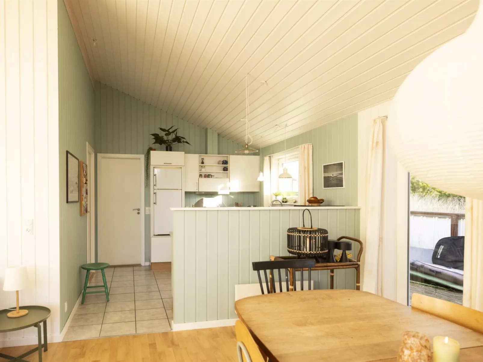 "Ljuben" - 1.1km from the sea-Drinnen