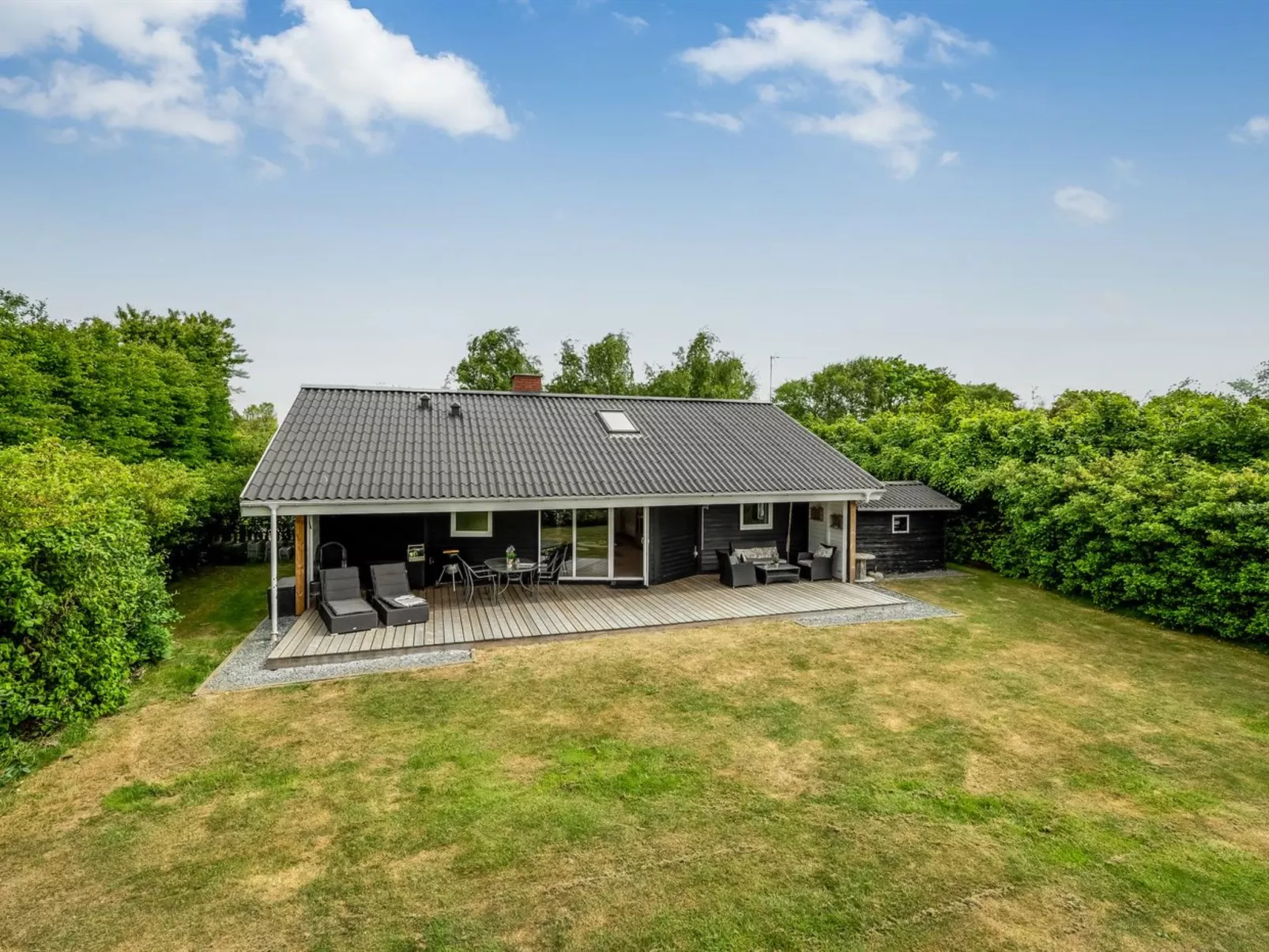 "Yorick" - 350m to the fjord - Outside