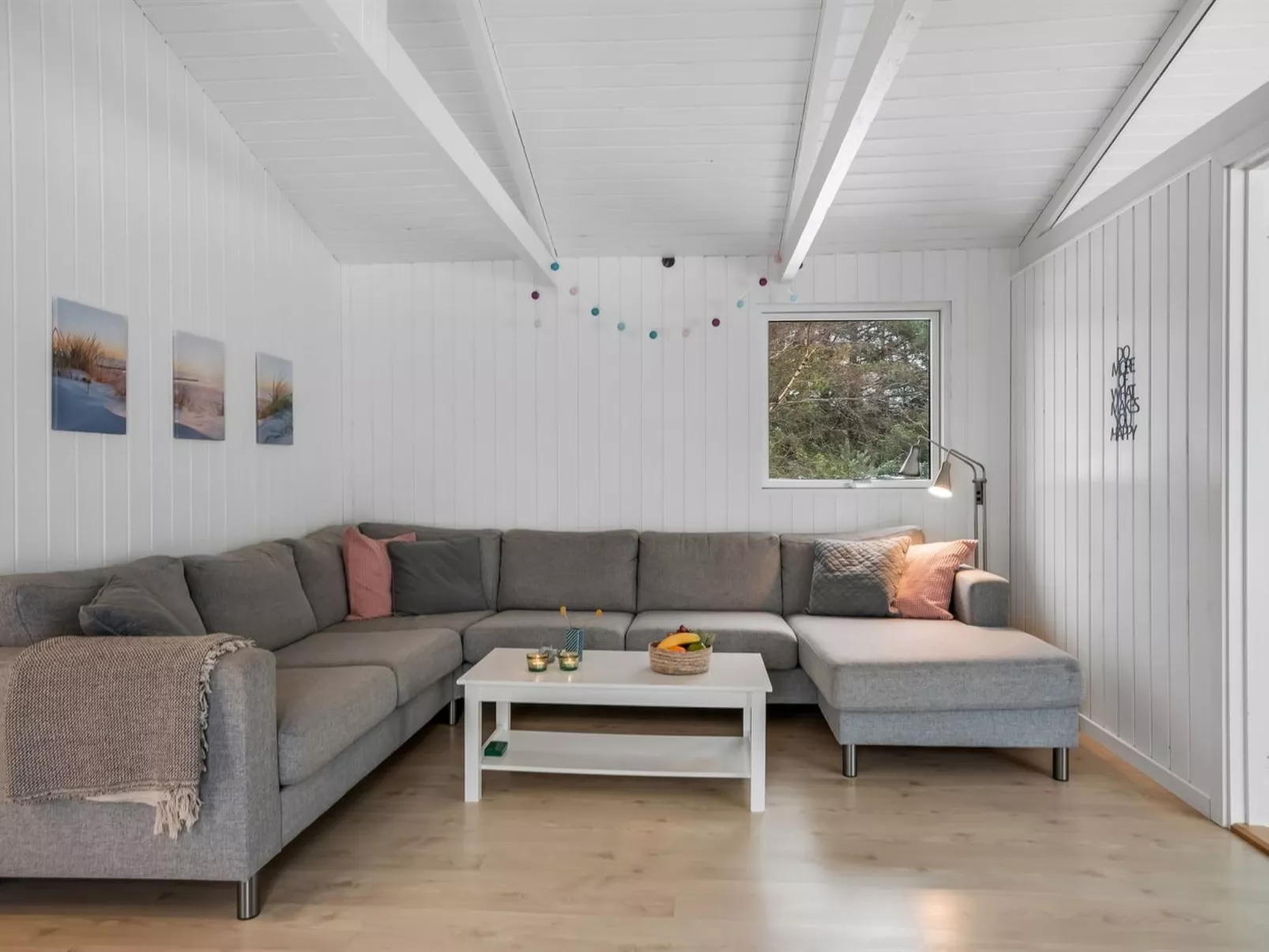 "Antigona" - 2.4km from the sea-Drinnen