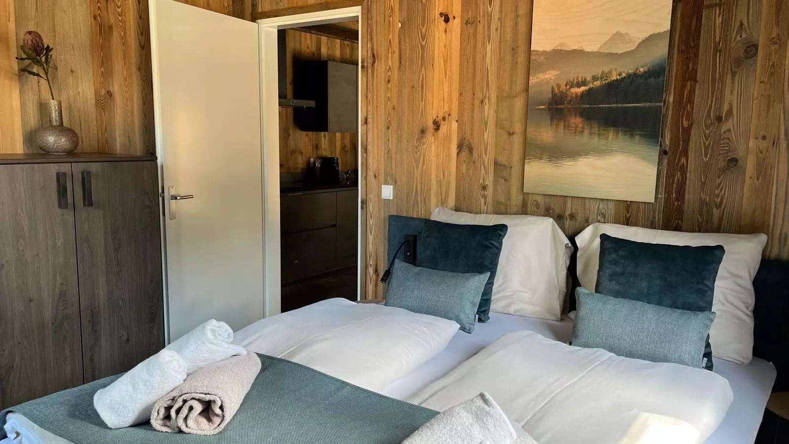 See Lounge - Bedroom