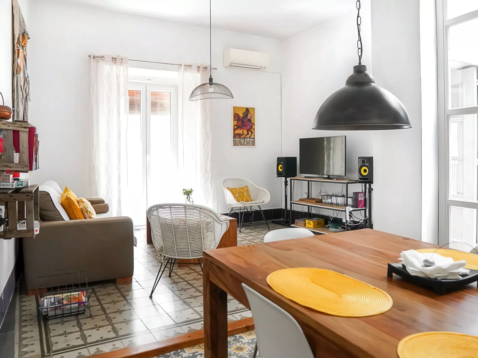 Helle Dach-Maisonette mit riesiger Terrasse - Inside