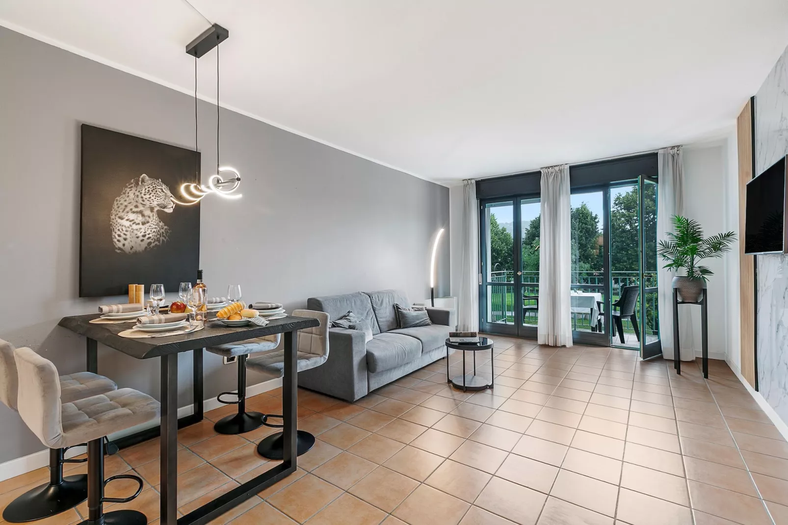 RESIDENCE PORTO LETIZIA - PALACE-1ROOM APT 4 PAX MOUNTAIN VIEW DELUXE8204 - P1MD4 - Living room