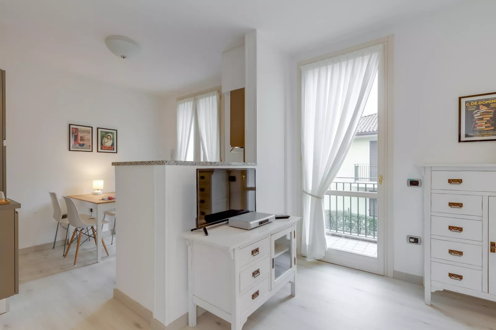 RESIDENCE PORTO LETIZIA - VILLAS-BILOCALE 4 PAX VISTA LAGO PLUS 8215 - V1LP4 - Wohnzimmer