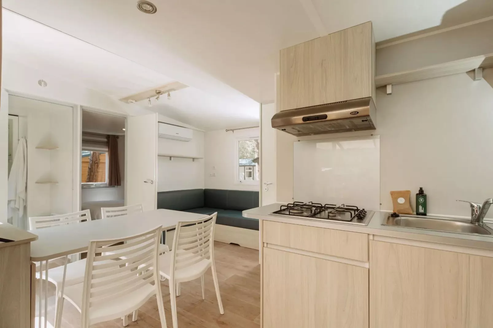 HOLA CAMP SITGES GARROFER-Bungalow Comfort 4-Küche