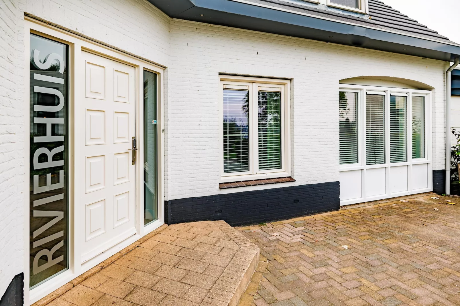 Vakantiepark Eiland van Maurik 4-Exterior in summer