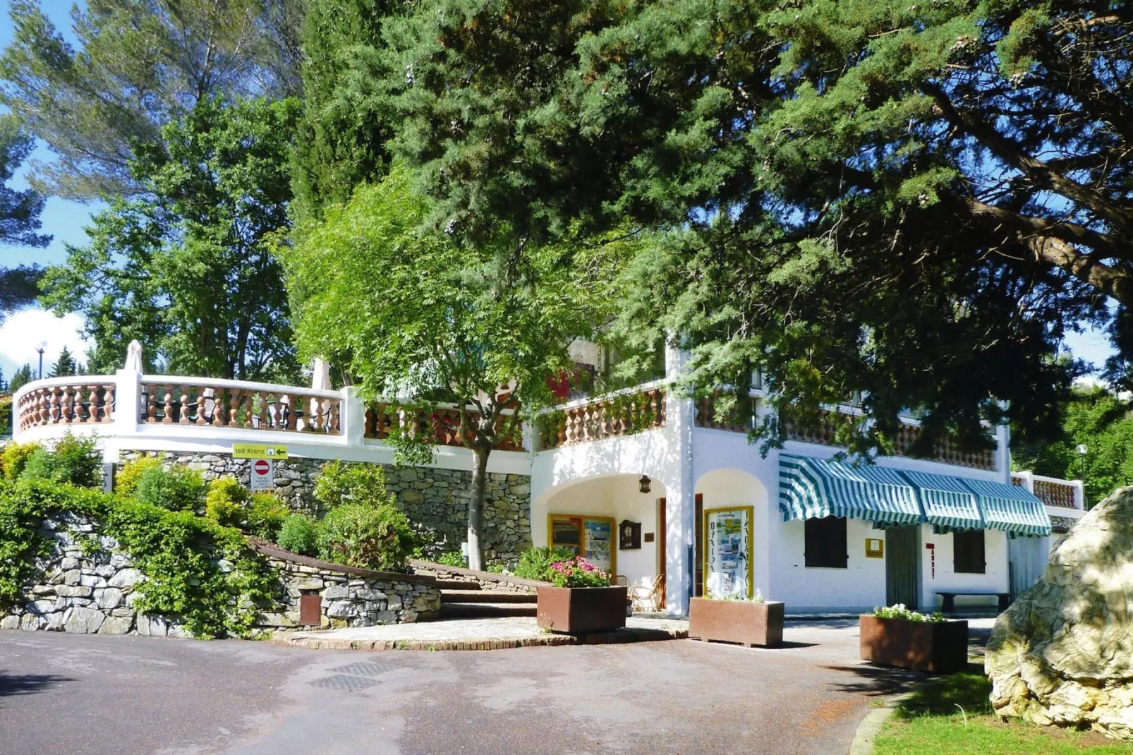 Ferienresort C'era Una Volta Villanova d'Albengo - Type B2 mit Veranda 20 qm-Exterior in summer