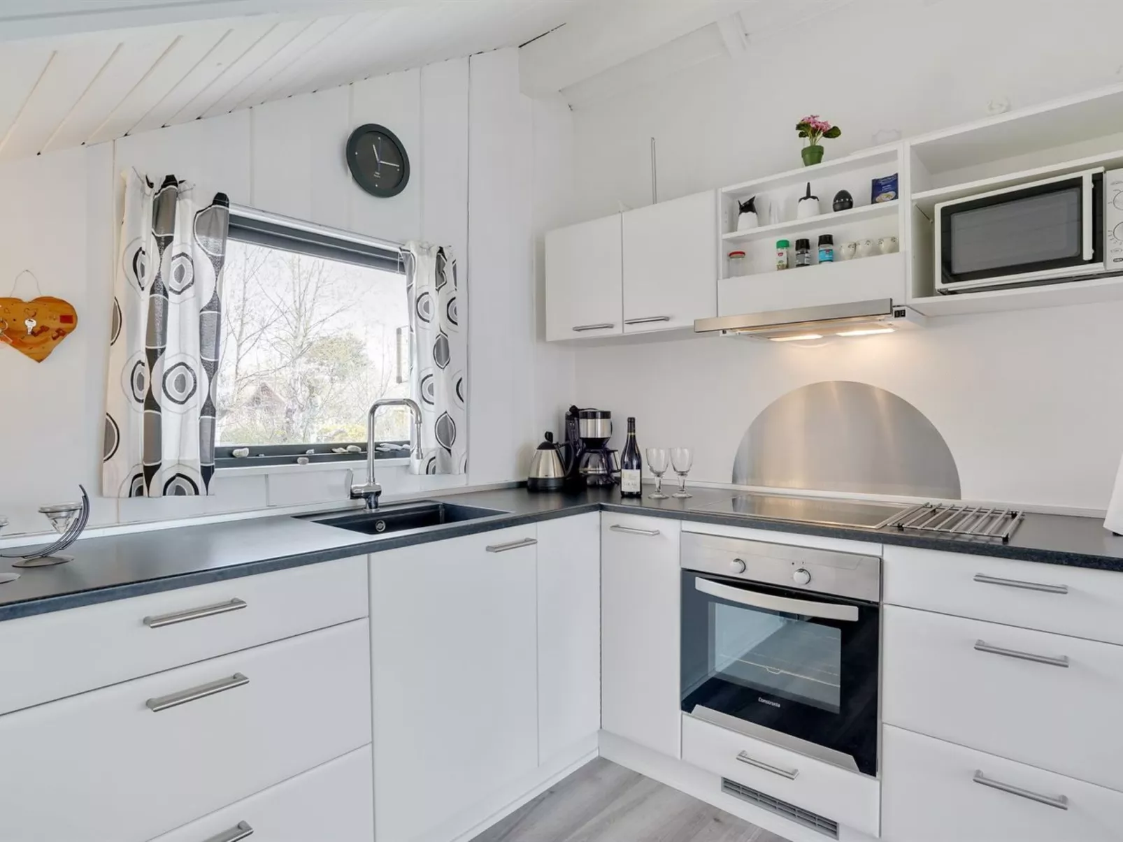 "Roderich" - 400m from the sea-Dedans