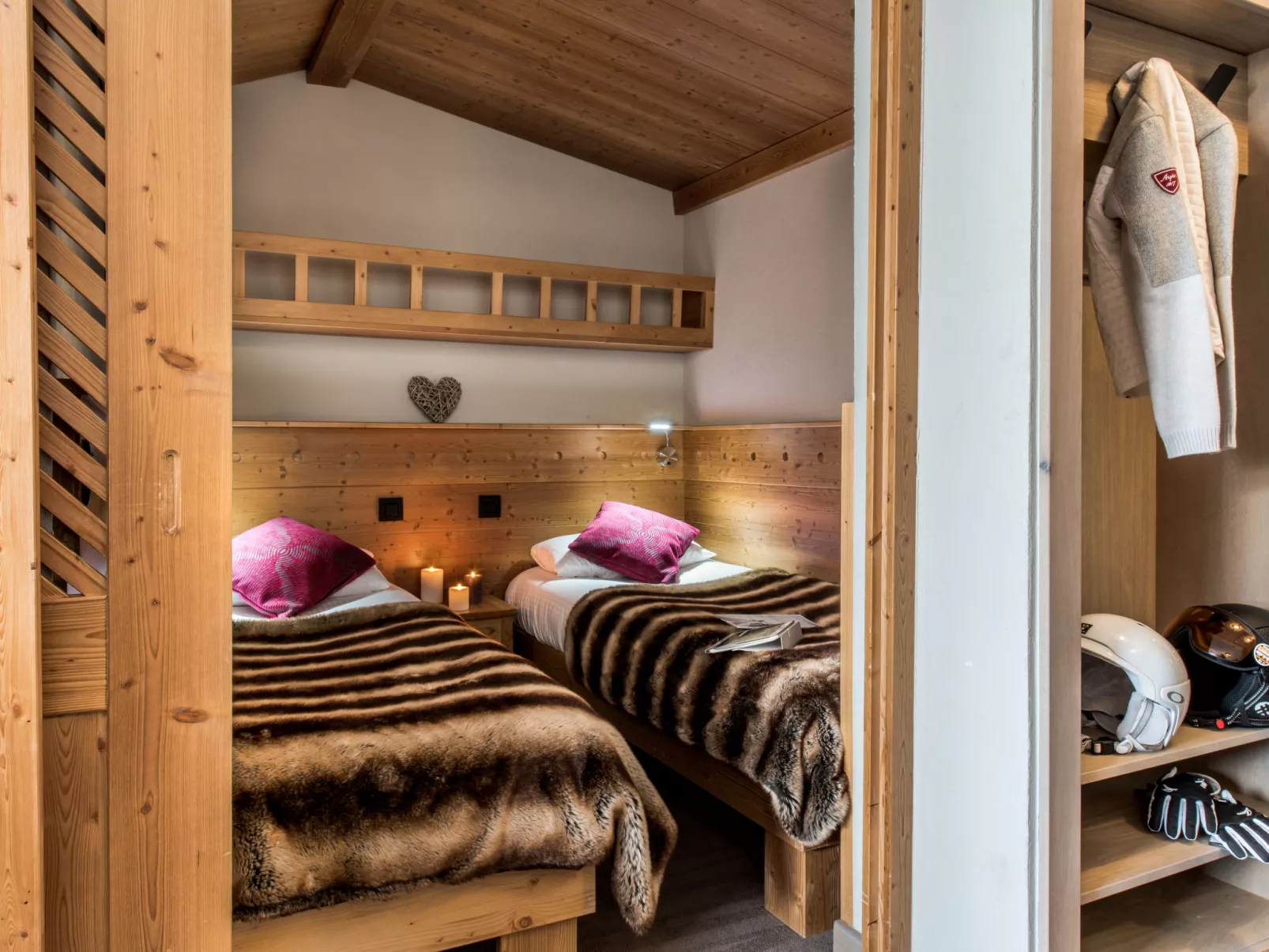 Village Montana - Inside