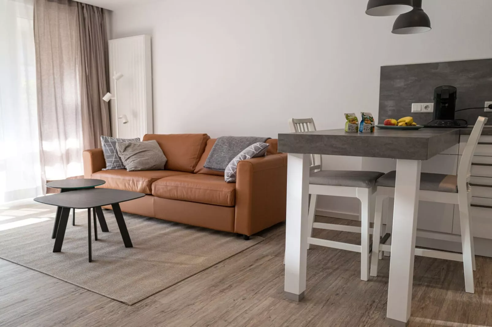 377693-Salle à manger