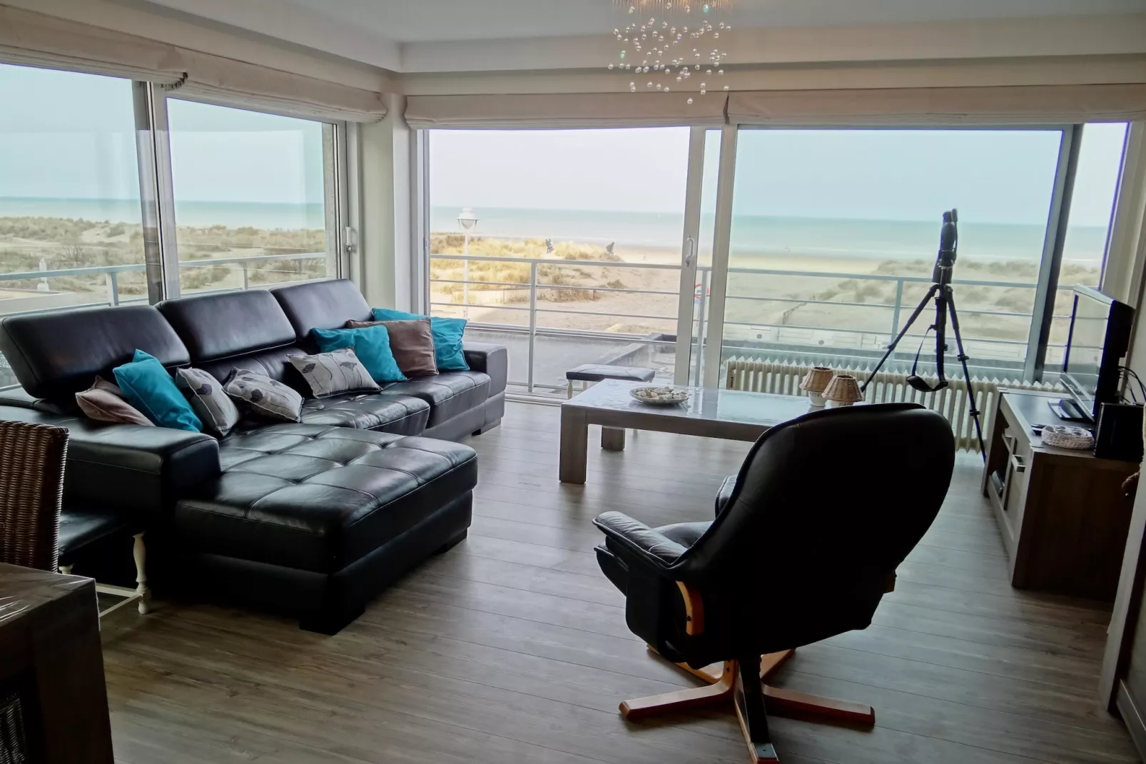 BEAULIEU 0602PK-Living room