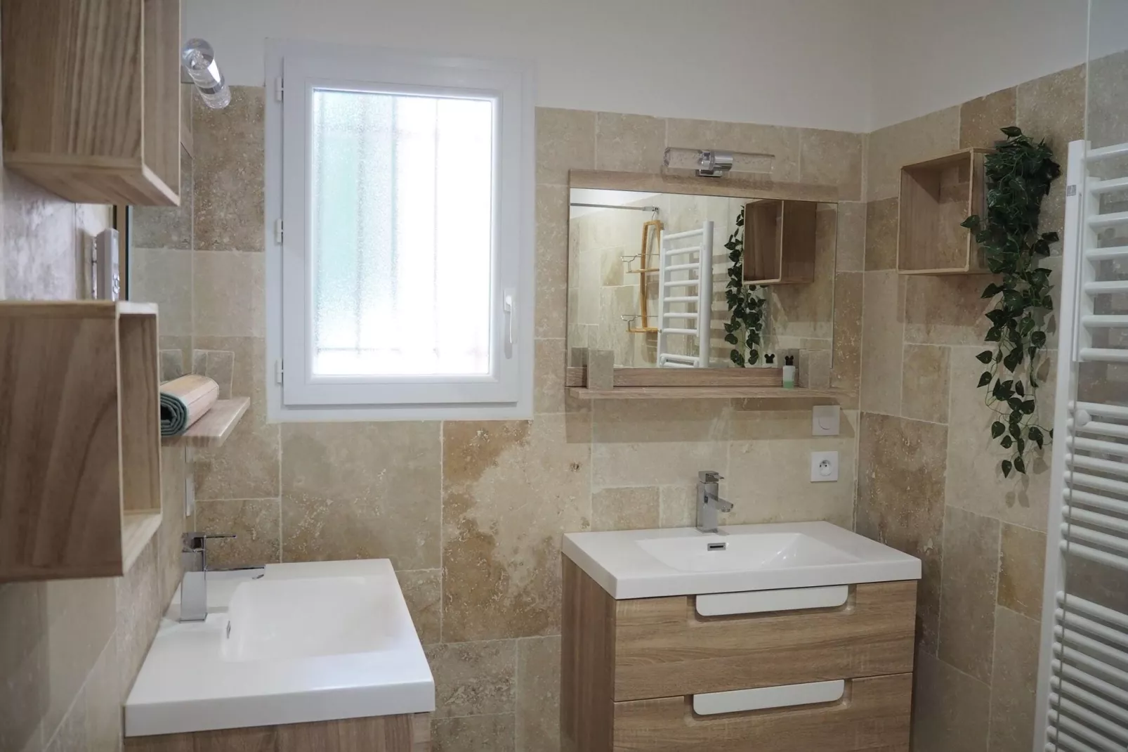 Ferienhaus in Domazan-Bathroom