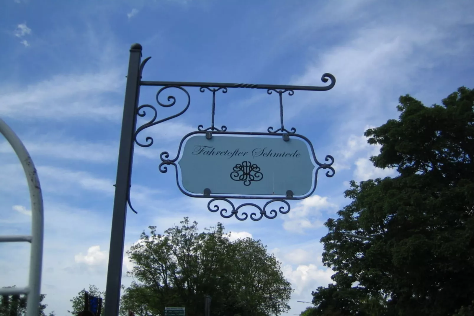 88010-Exterior in summer