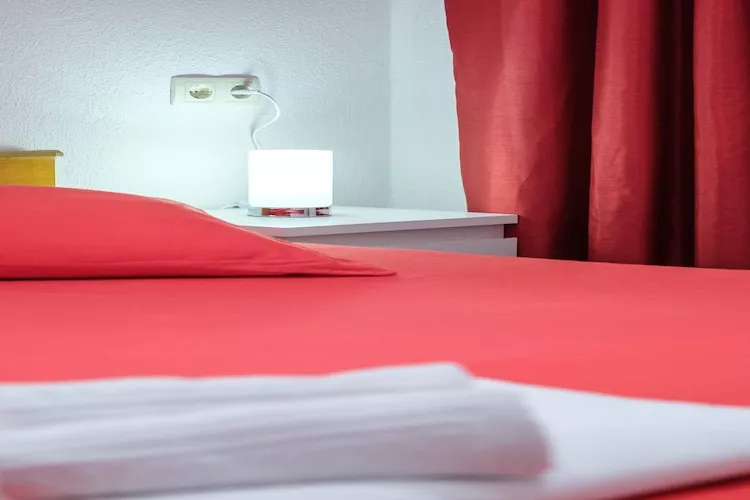 Apartments Hope (Dugi Rat) - Comfort OneBedroom Apartment with Terrace and Sea View (A1)-Chambre