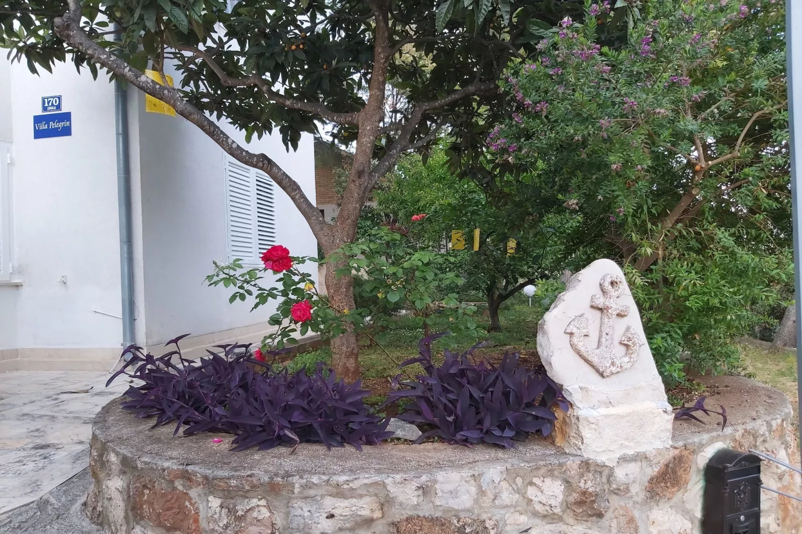 Apartments Villa Pelegrin - Two Bedroom Apartment with Garden View (Apartment A)-Im Freien