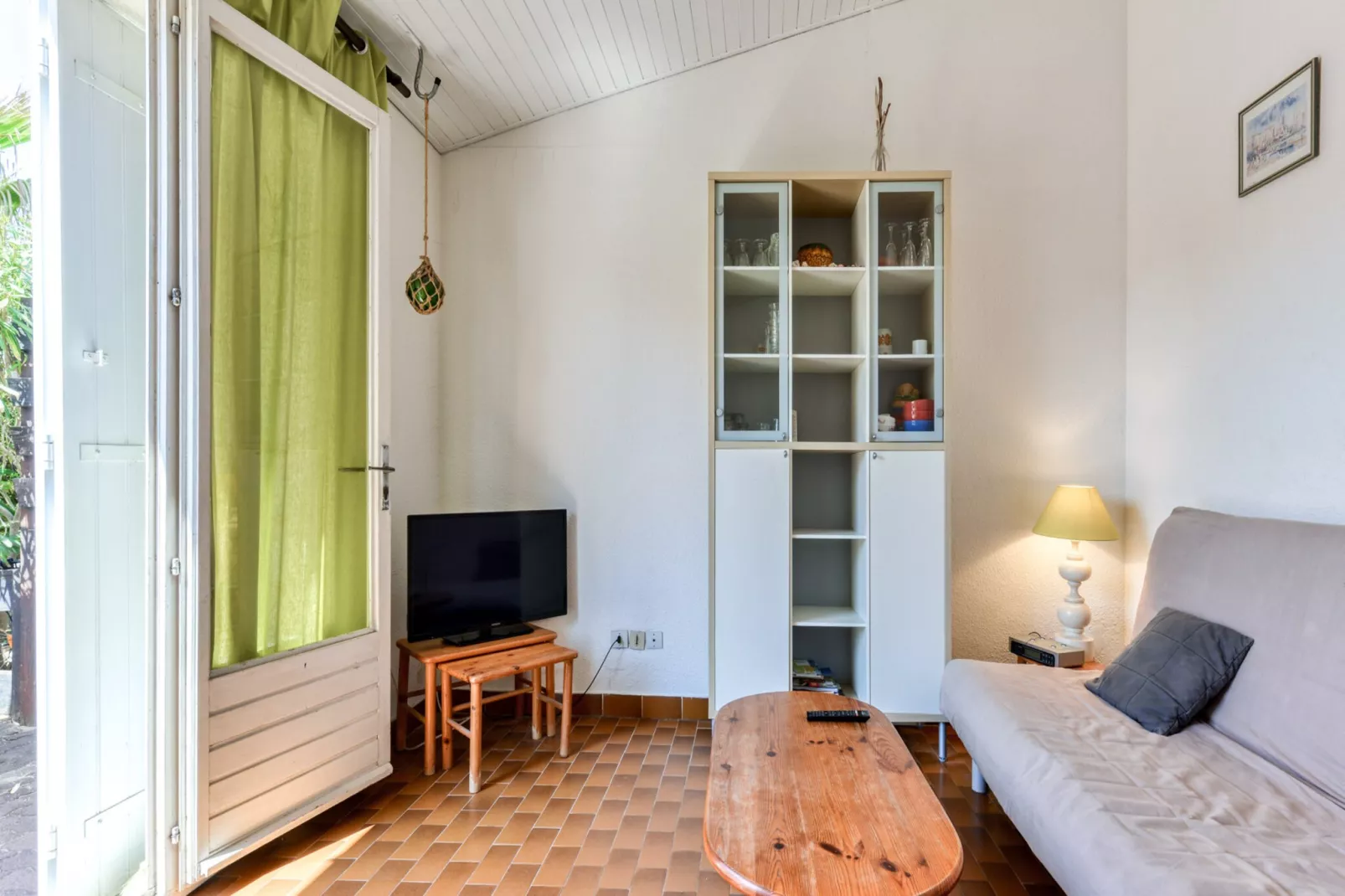 Port La Roquille N°98 - 2P6C-Salon