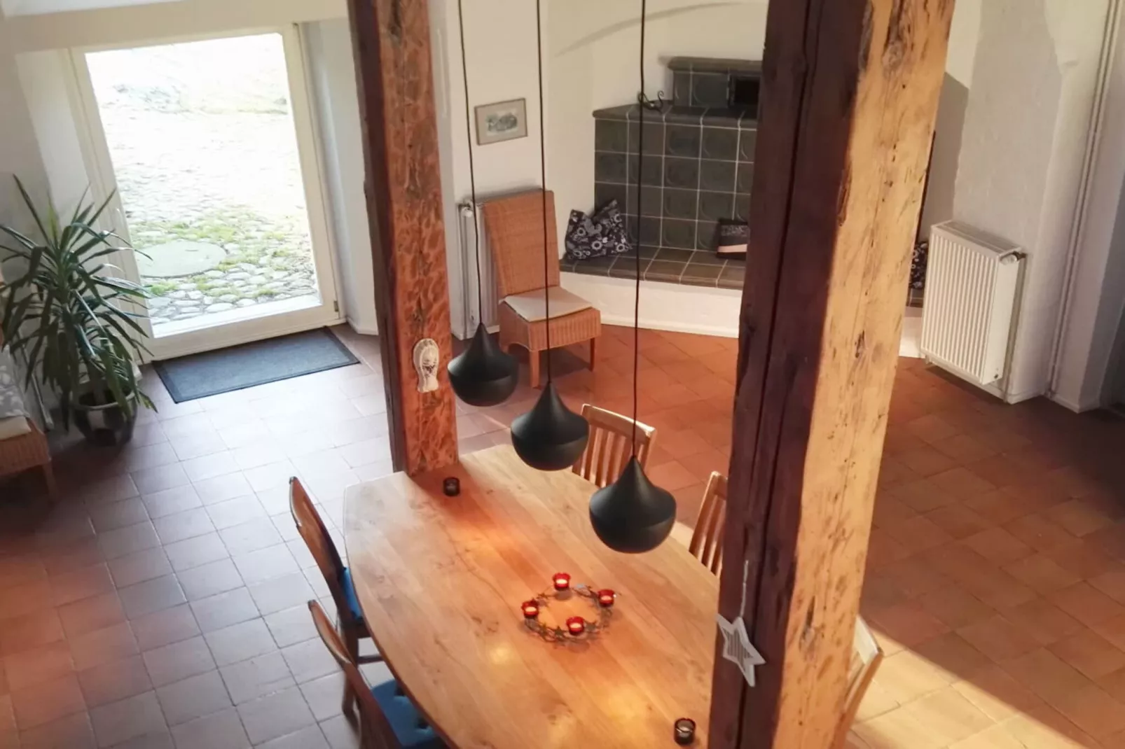 113683-Hall & reception