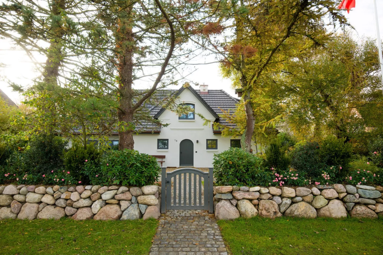 167271-Hall & reception