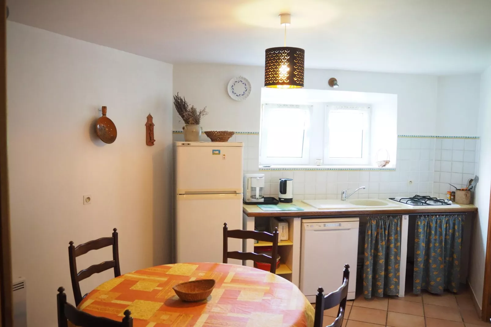 Doppelhaushälfte in Lussan / Le Tilleul-Kitchen