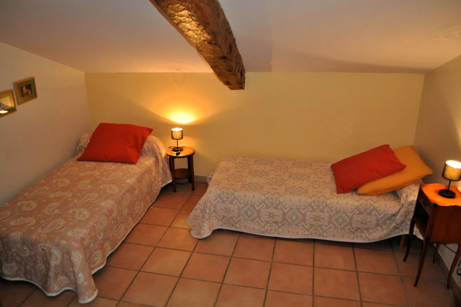Doppelhaushälfte in Lussan / Le Tilleul-Bedroom