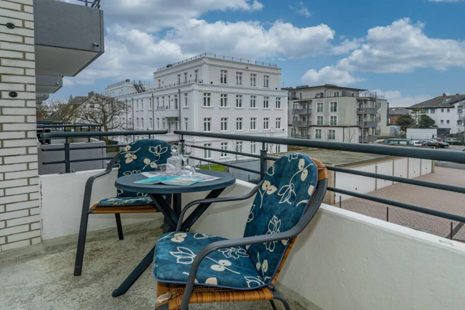 273499-Terrace balcony