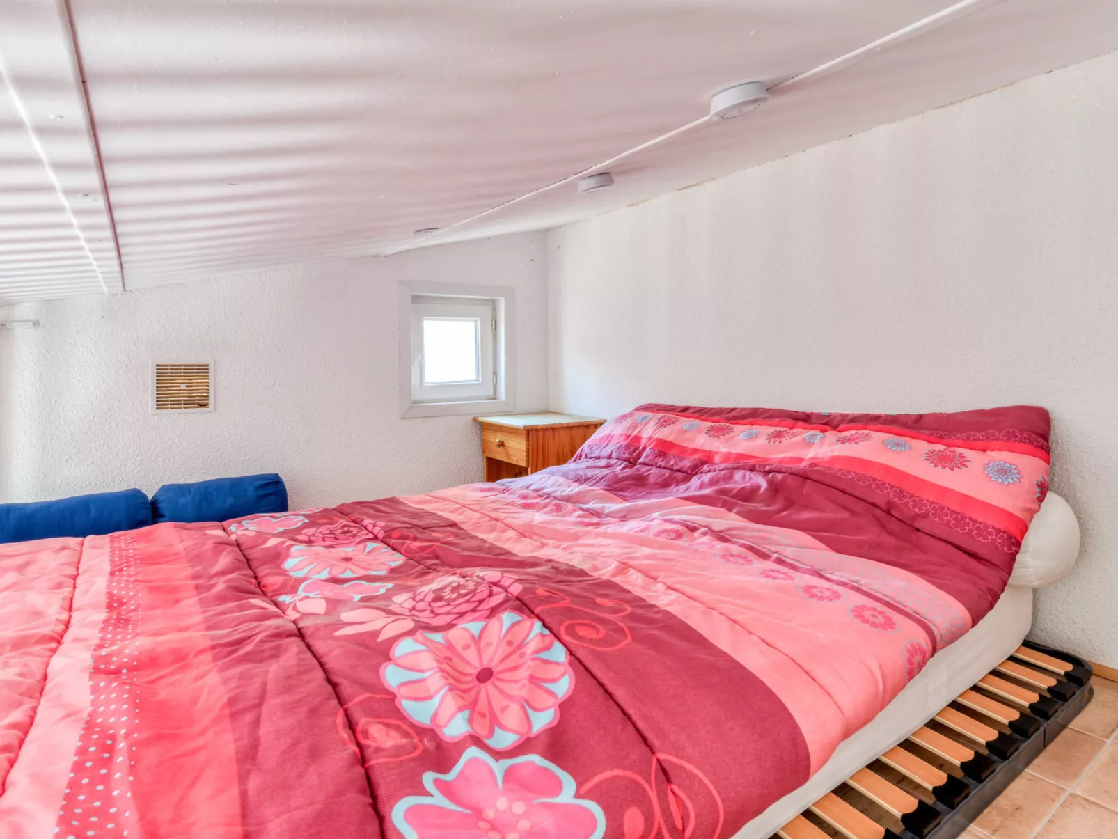 Les 4 Soleils AB-Drinnen