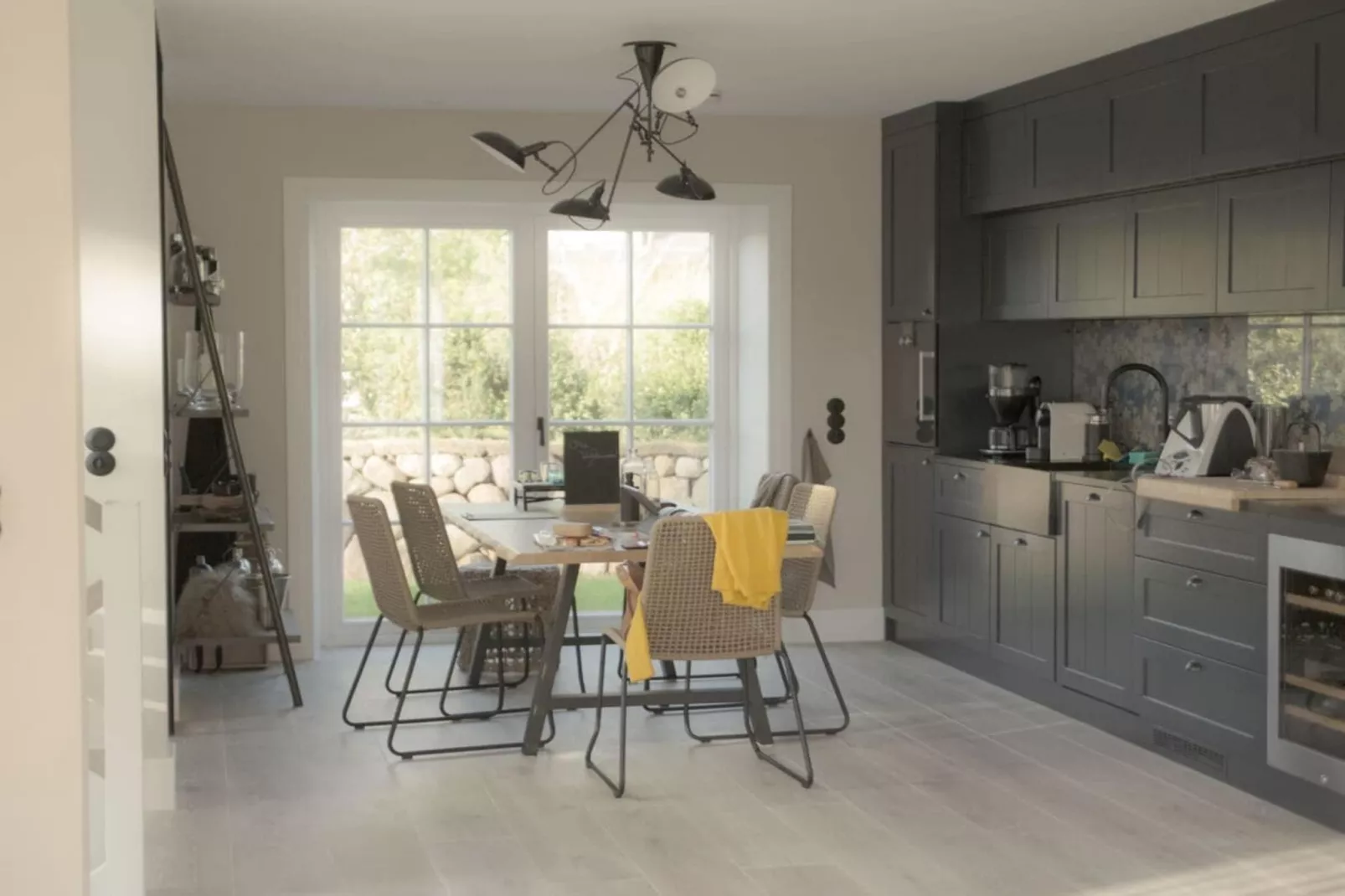 403944-Salle à manger