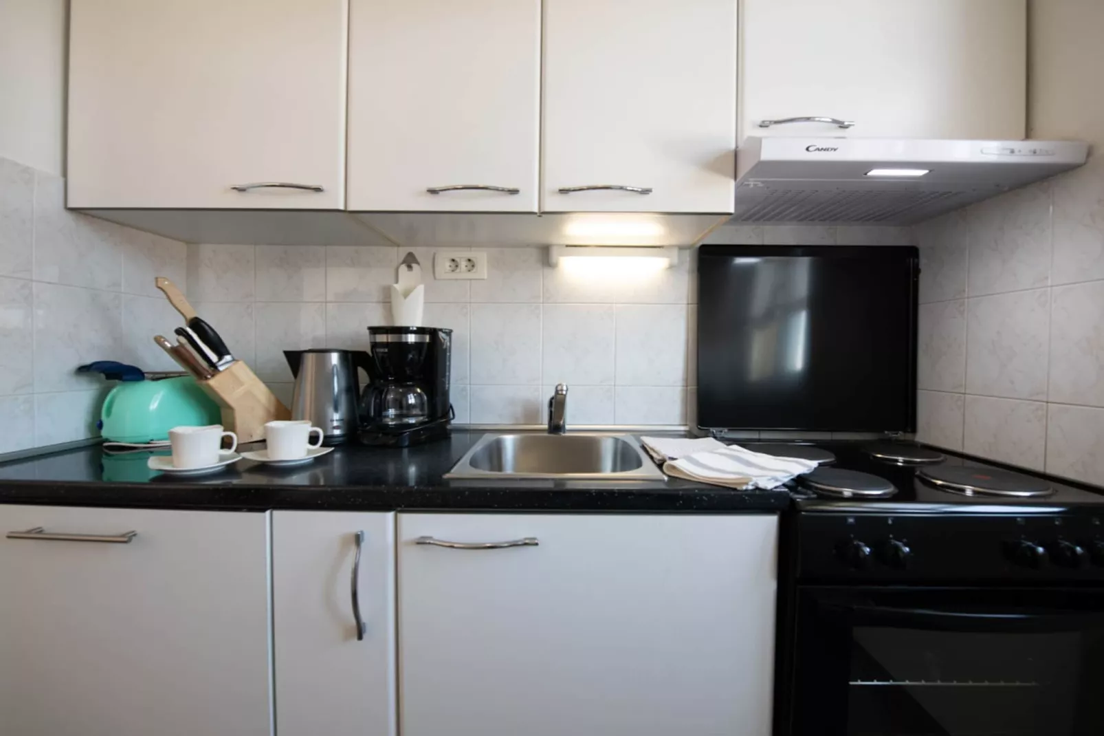 Apartments Mirjana IKA - One Bedroom Apartment With Balcony And Sea View (A2) - Kitchen