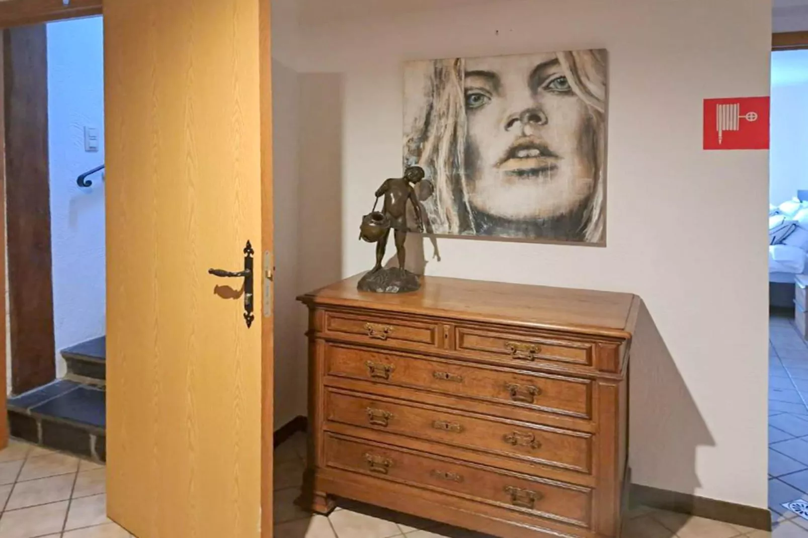 Au Coeur d'Alle - Double Room with Large Double Bed-Flur