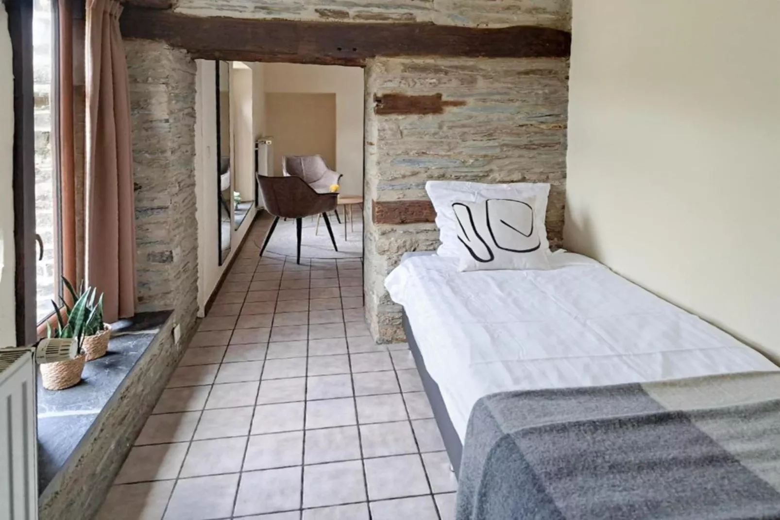 Au Coeur d'Alle - Triple Room with Bathroom-Schlafzimmer