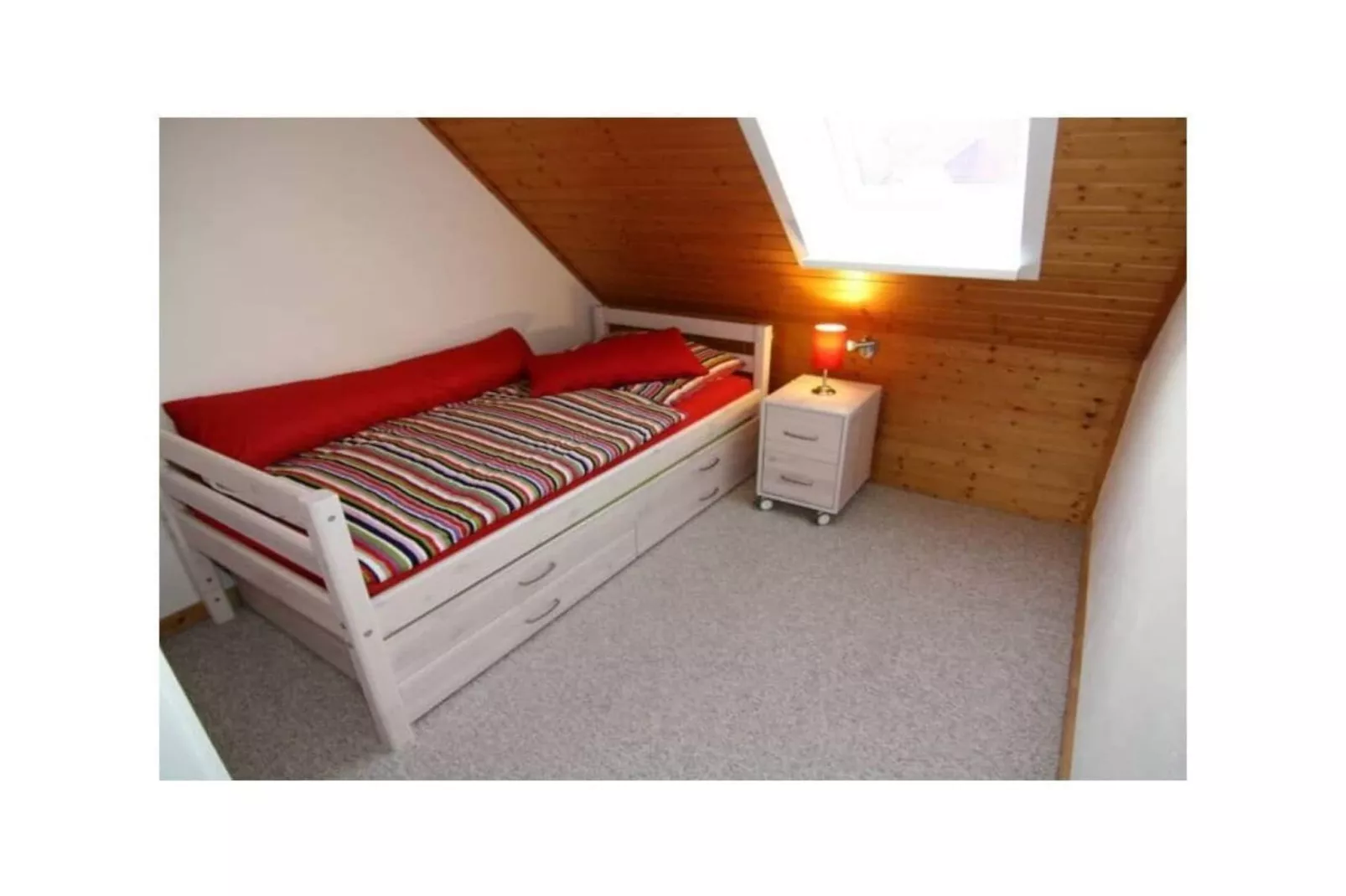 561527 - Bedroom