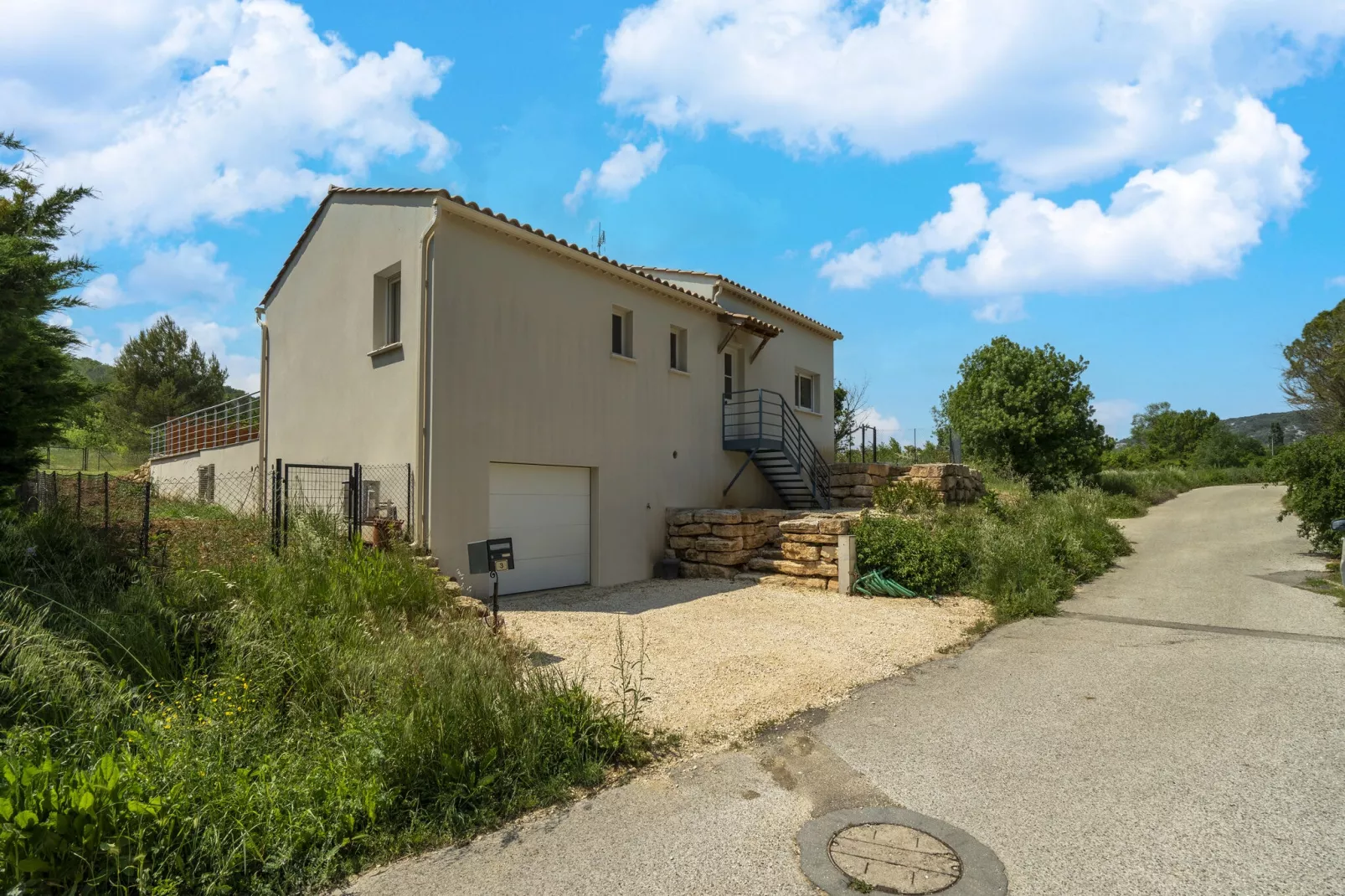 La Calade-Exterior summer