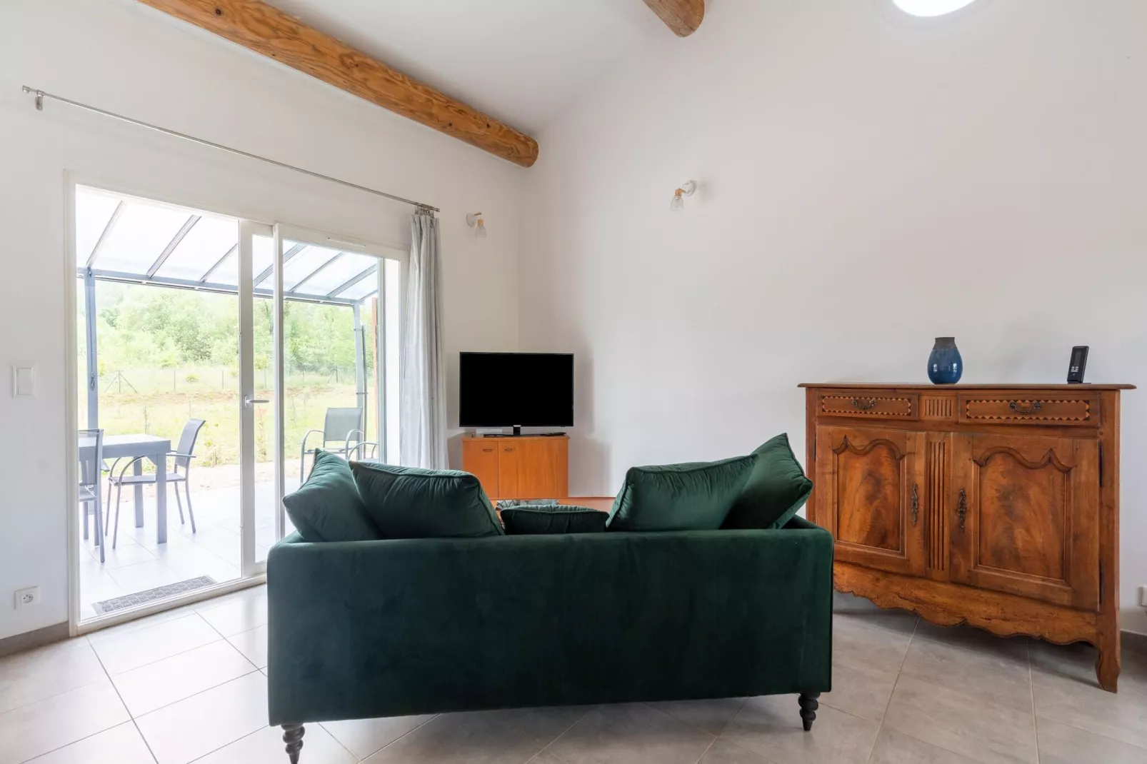 La Calade-Living room