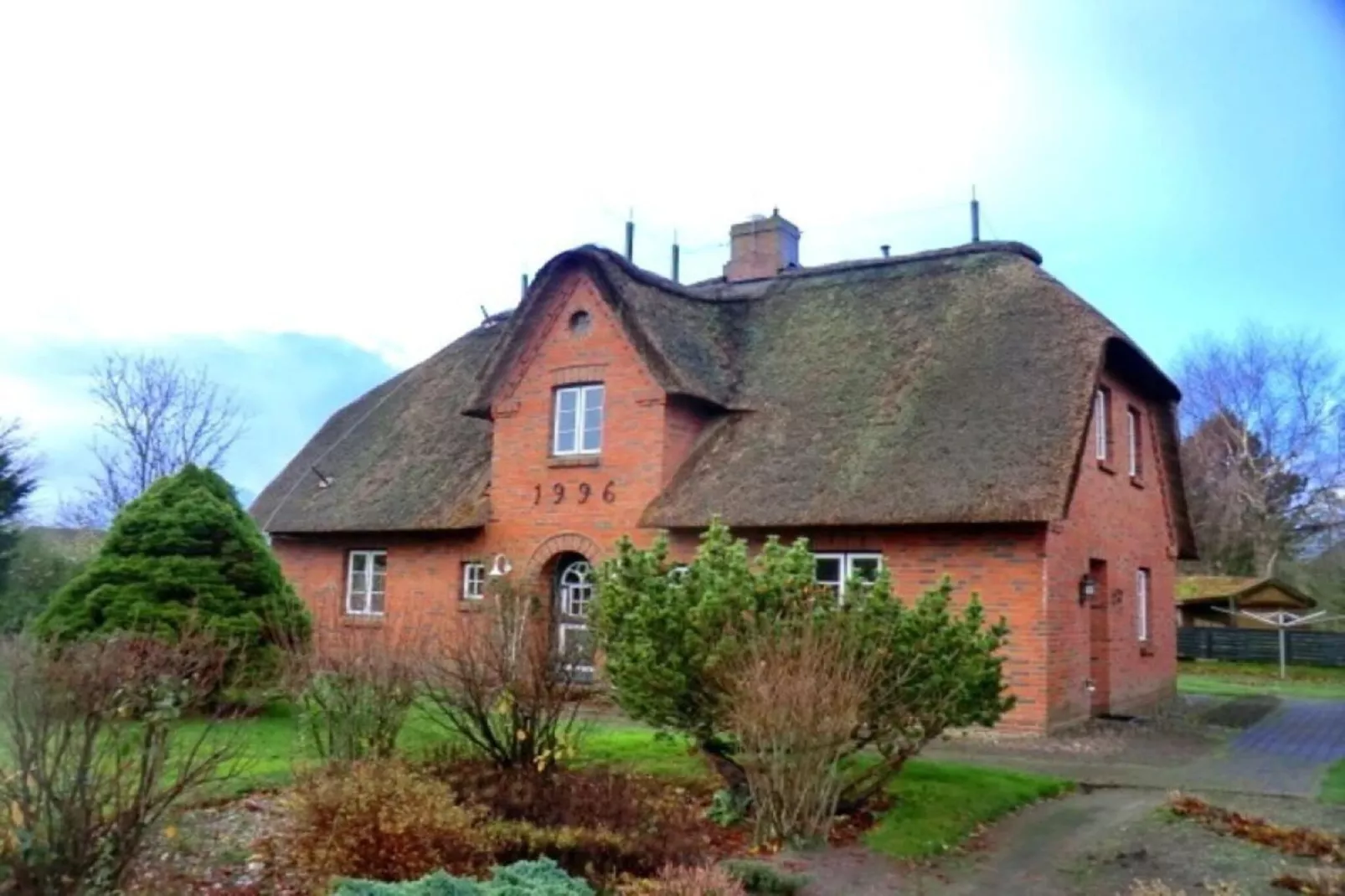 130312-Exterior in summer