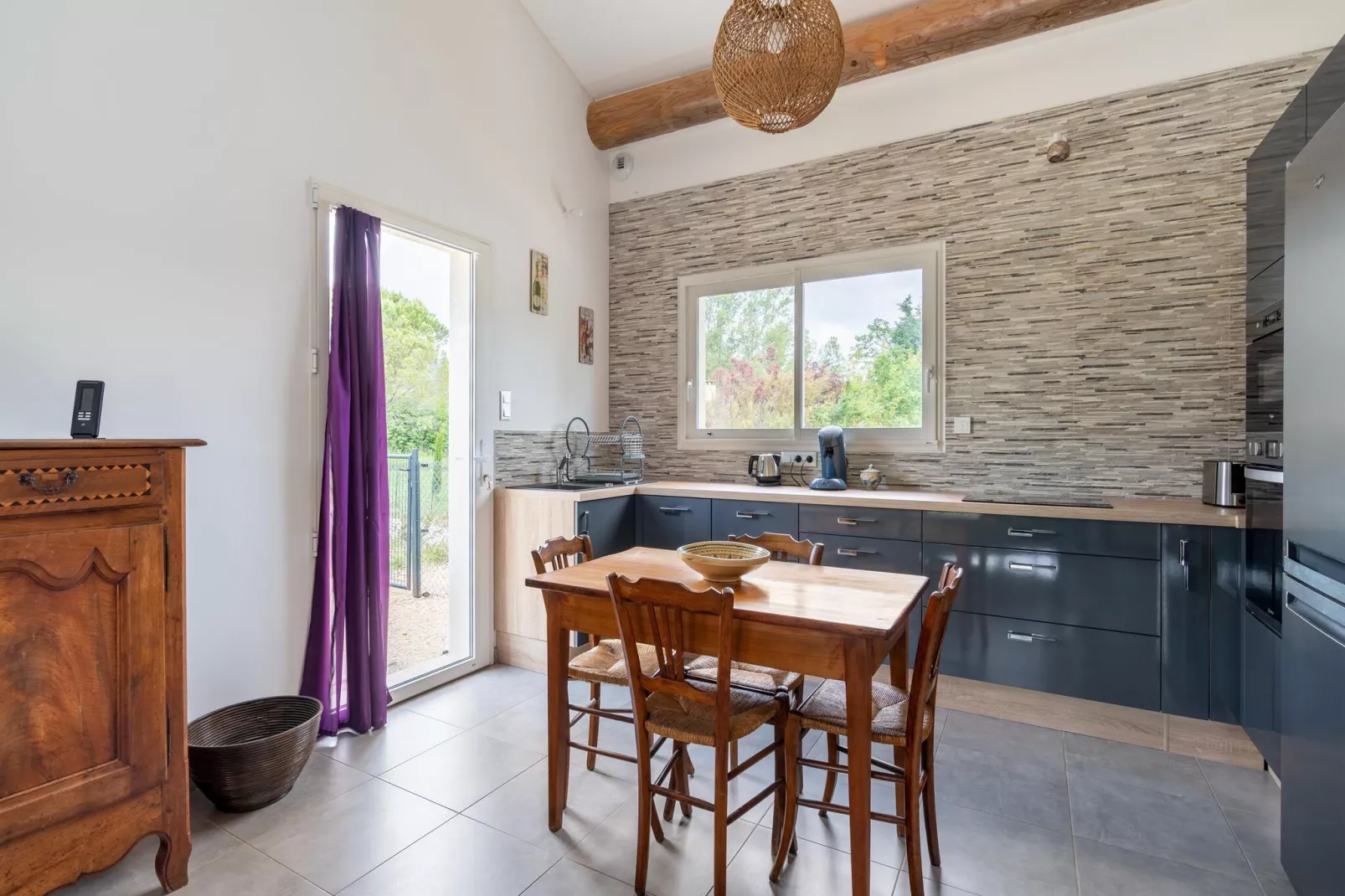 La Calade-Kitchen