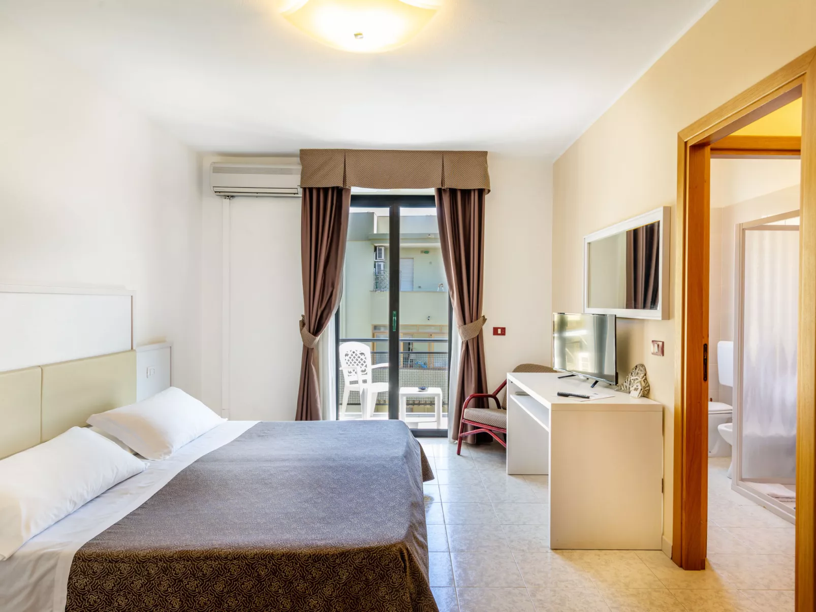 Rina Sea Apartments-Drinnen