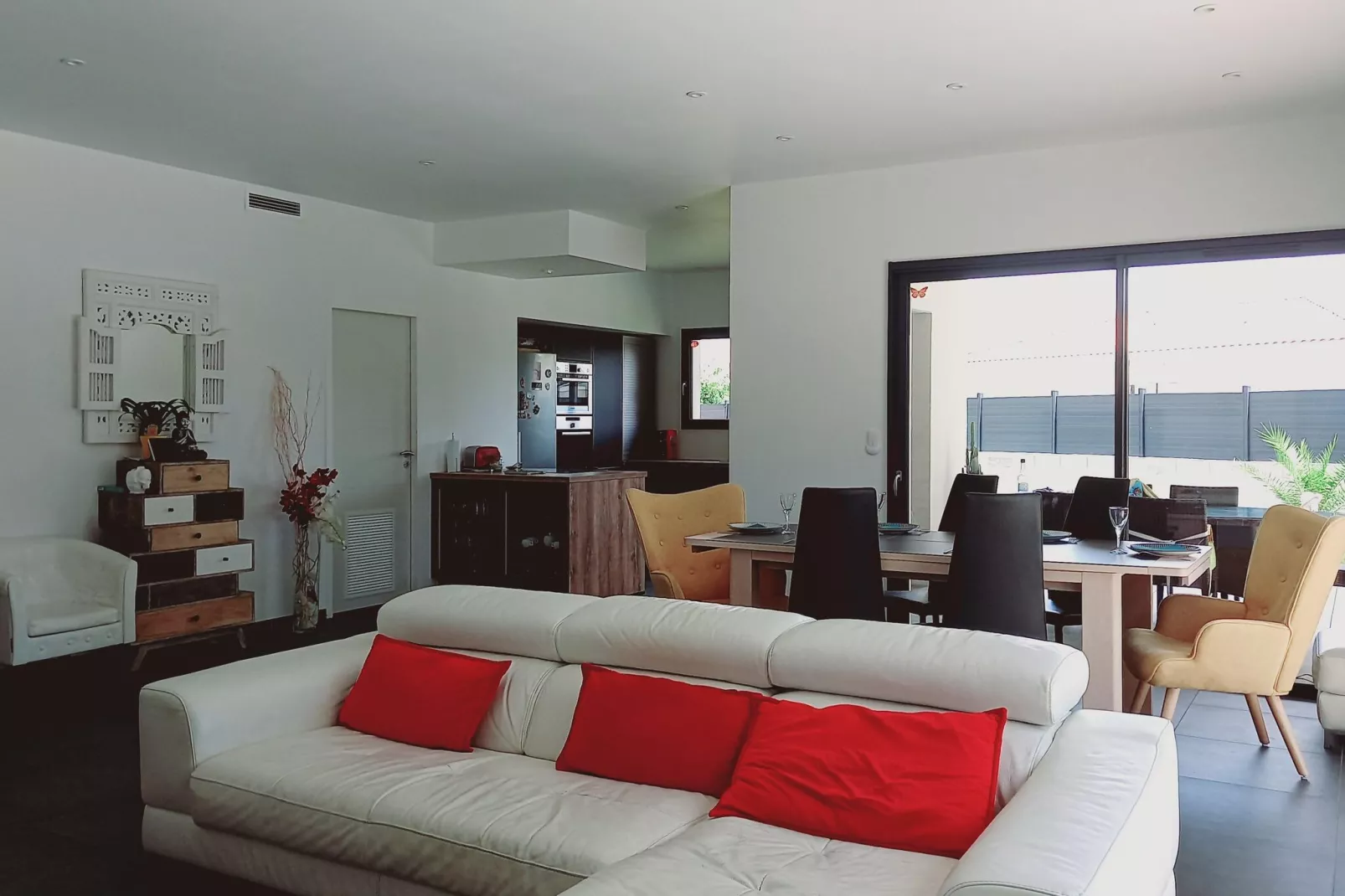 Holiday home with private pool Margaux Cantenac-Living room