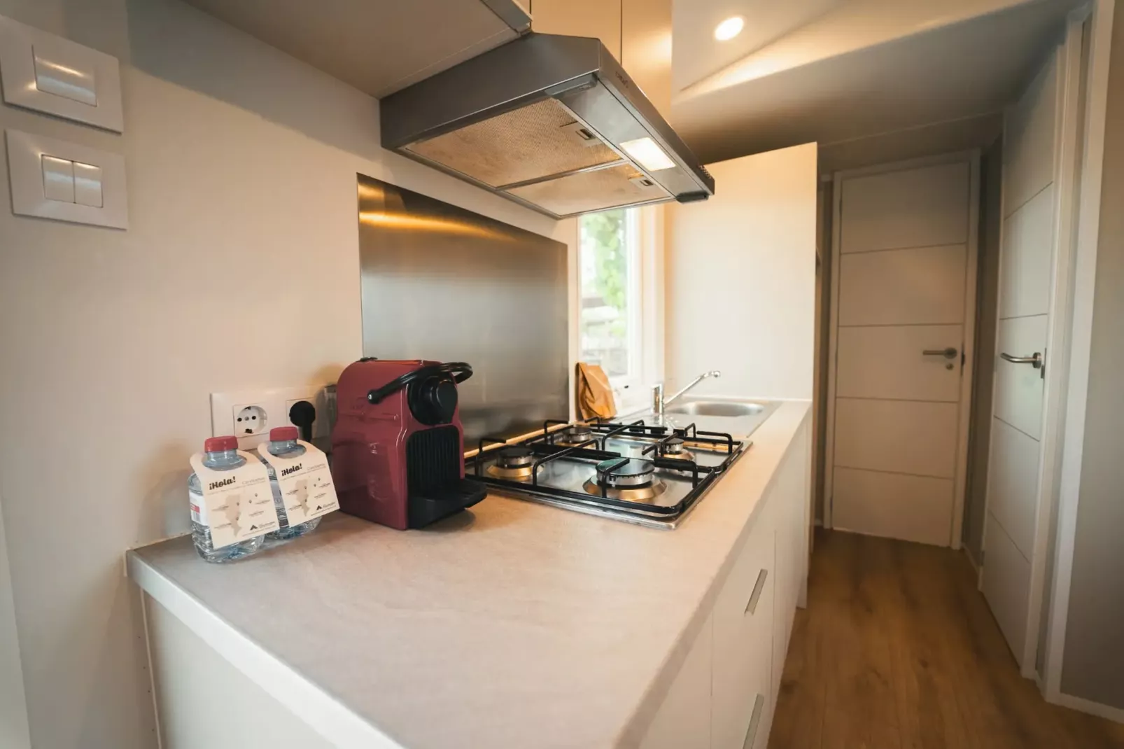 HOLA CAMP CHILCHES-Comfort 4-Kitchen