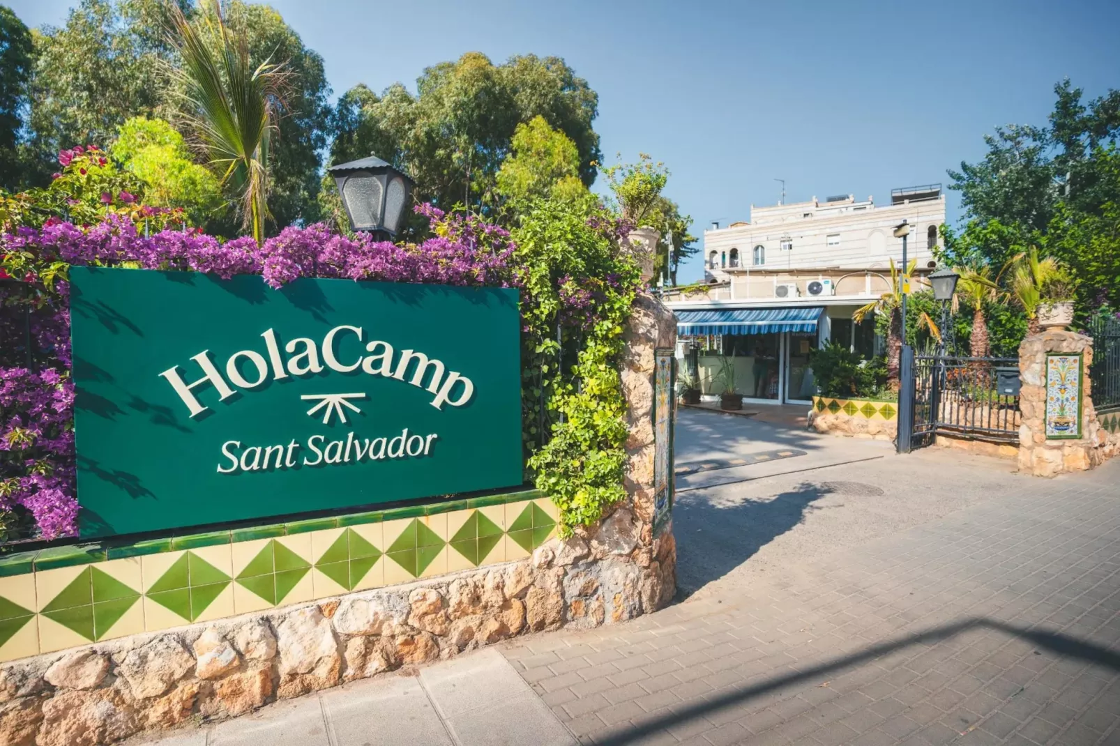 HOLA CAMP SANT SALVADOR-Tiny House-Empfangshalle